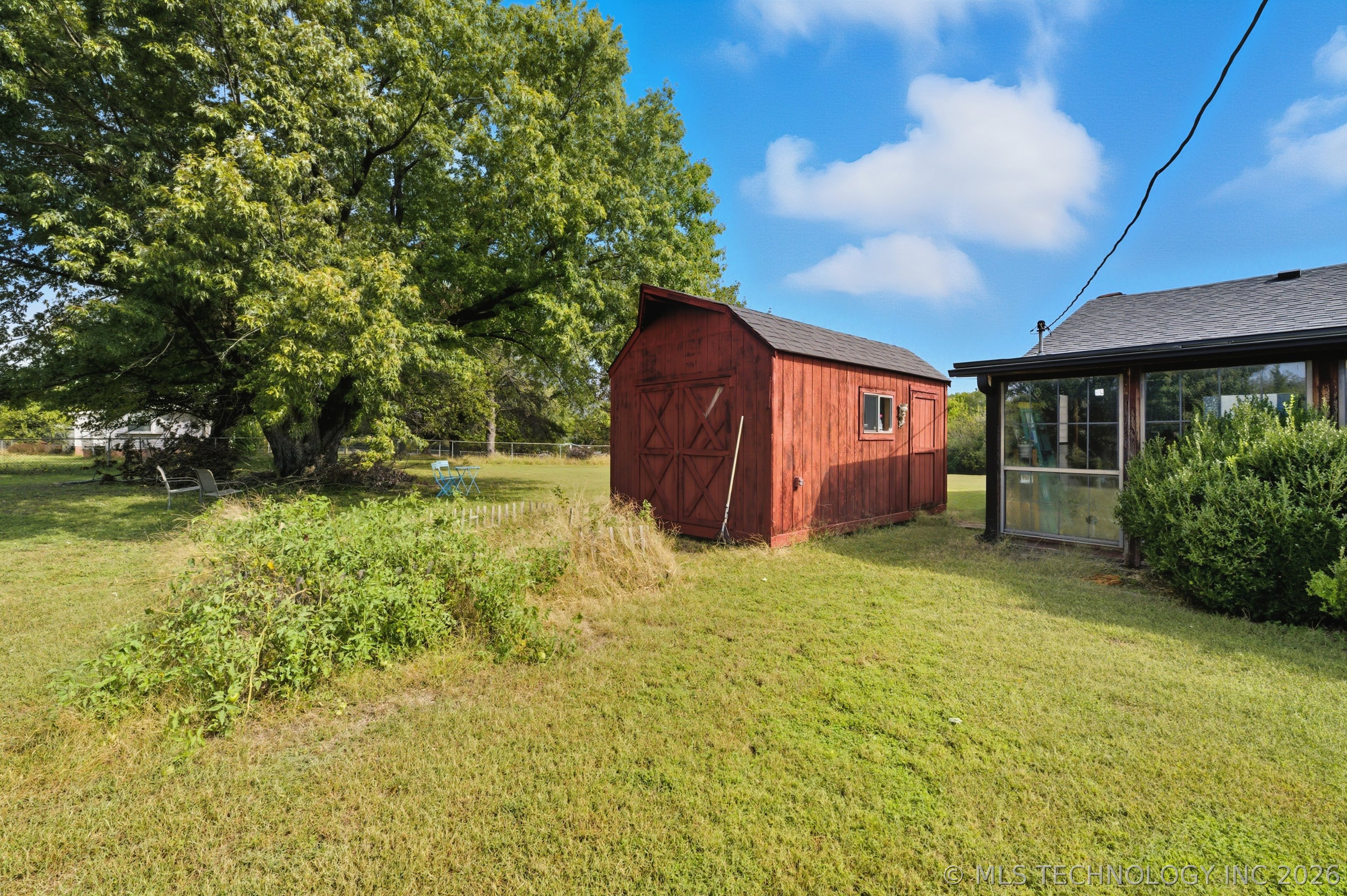 300 W Weldon Avenue Property Photo 27