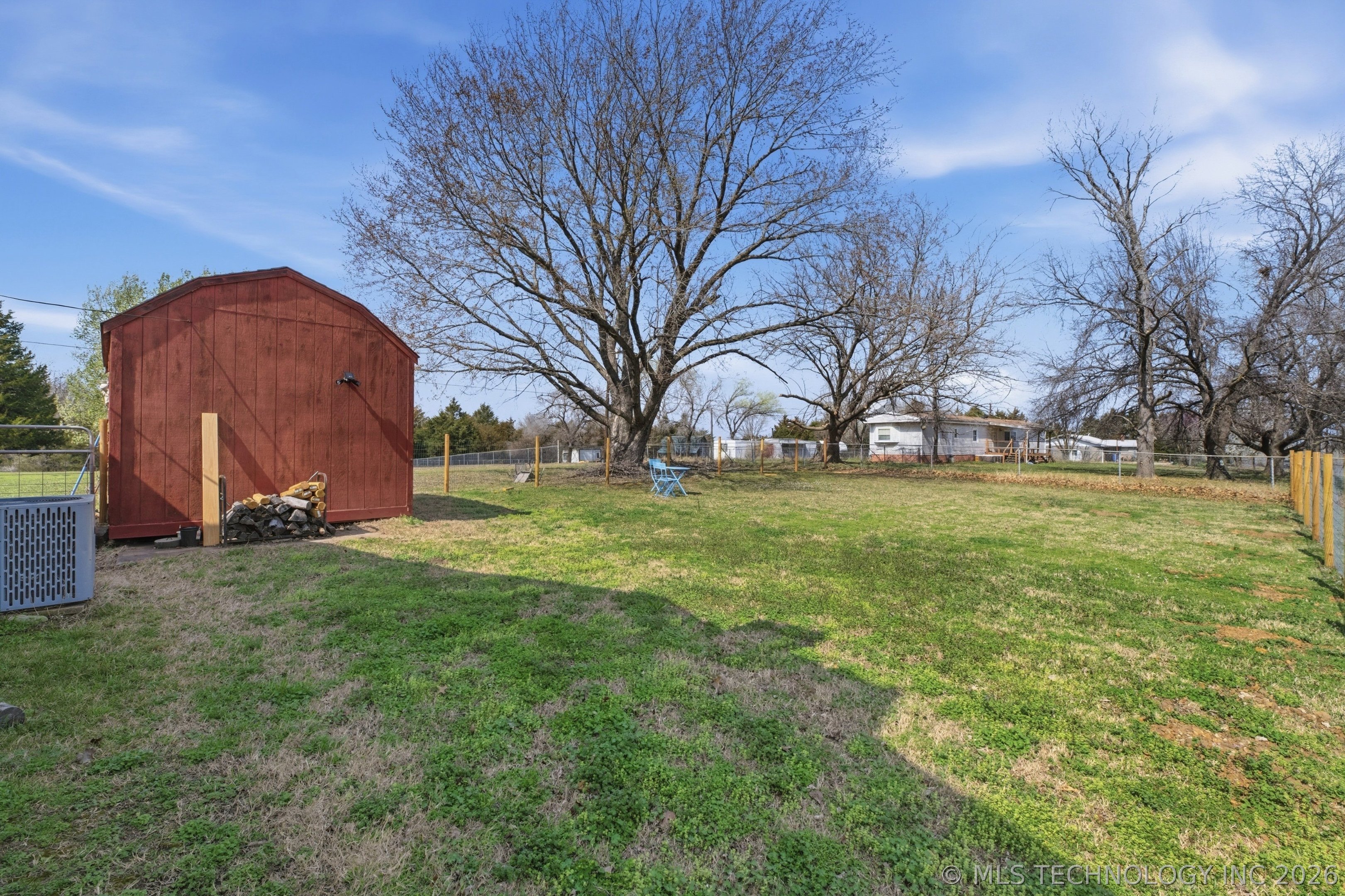 300 W Weldon Avenue Property Photo 33