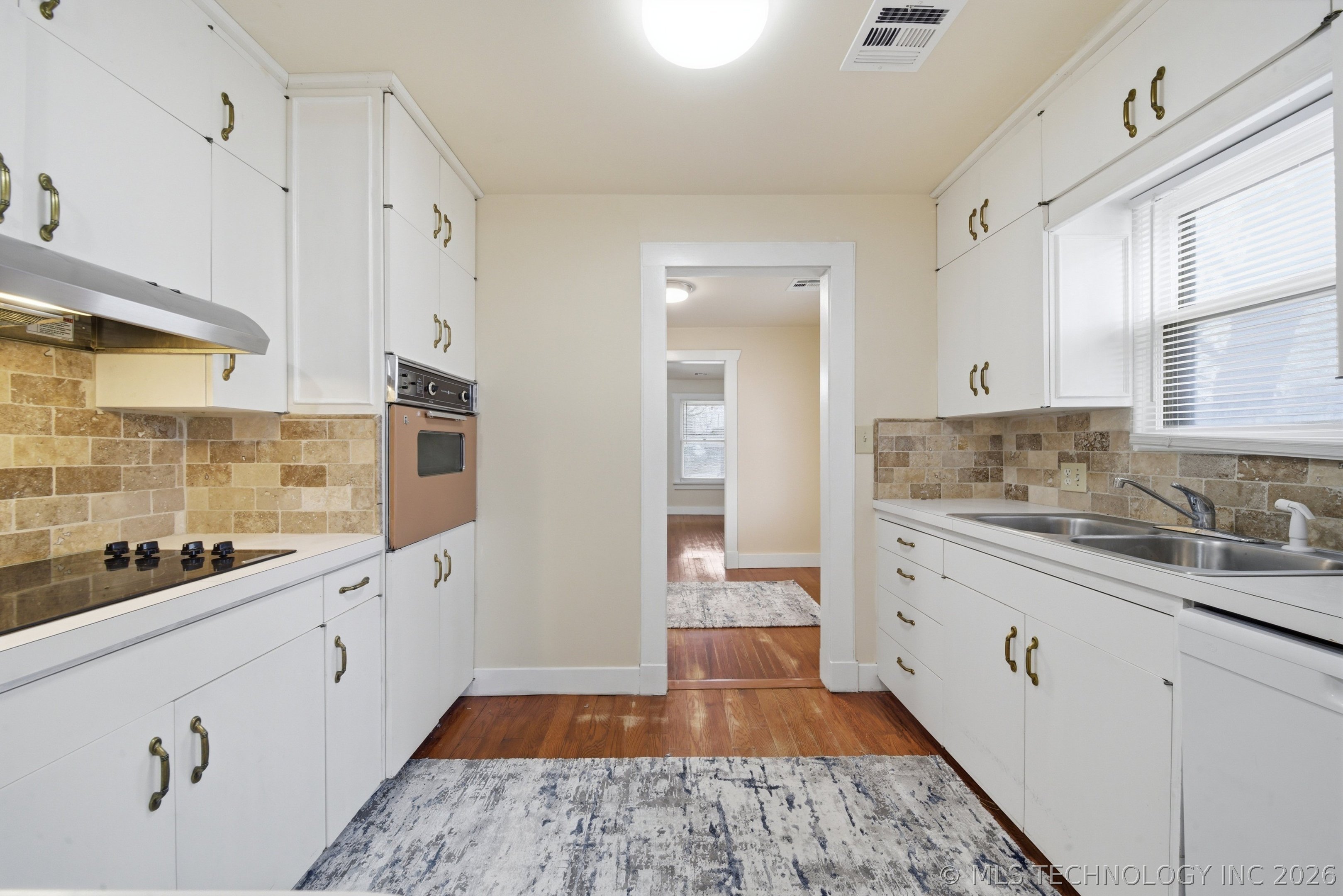 1313 E 66th Place Property Photo 17