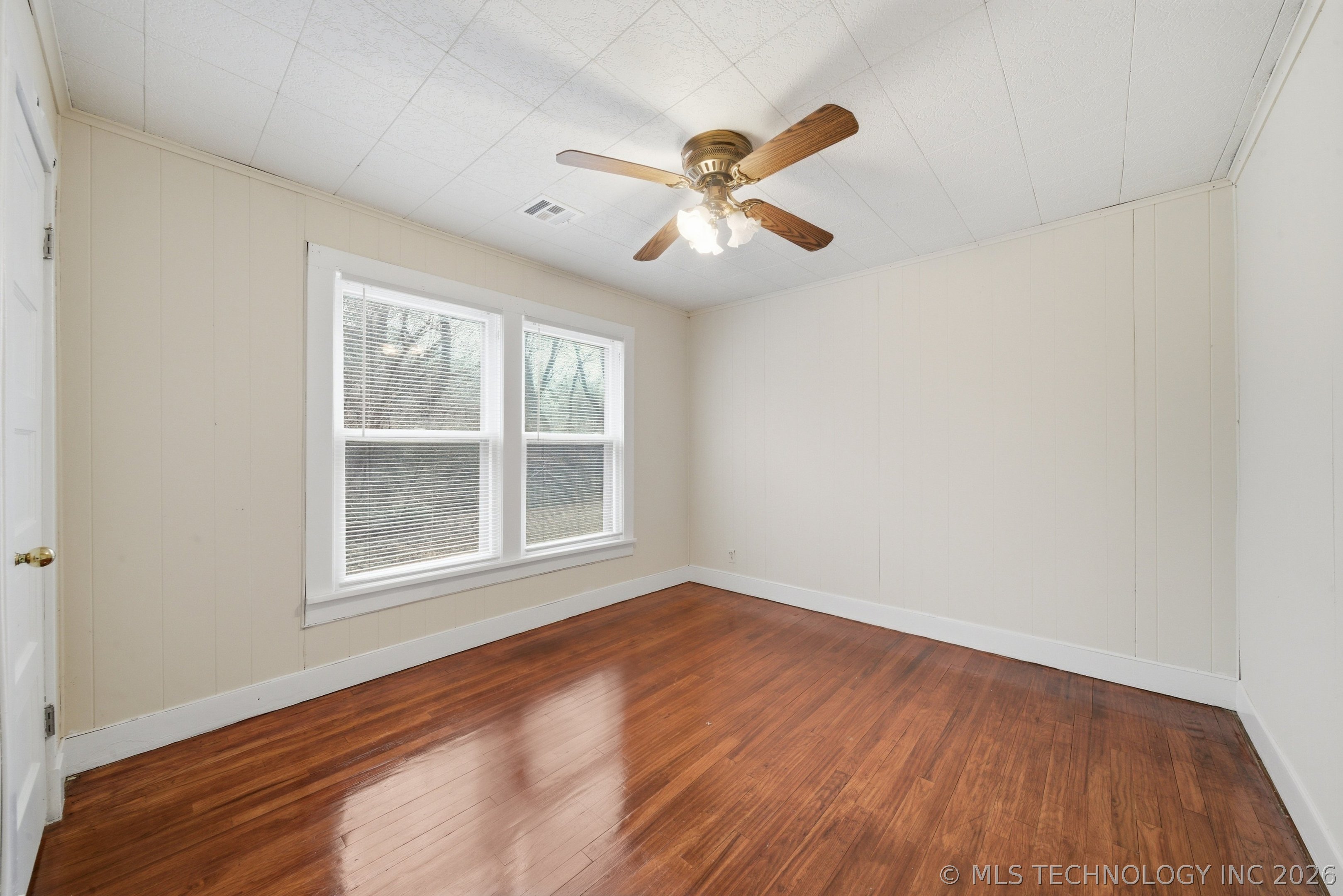 1313 E 66th Place Property Photo 18