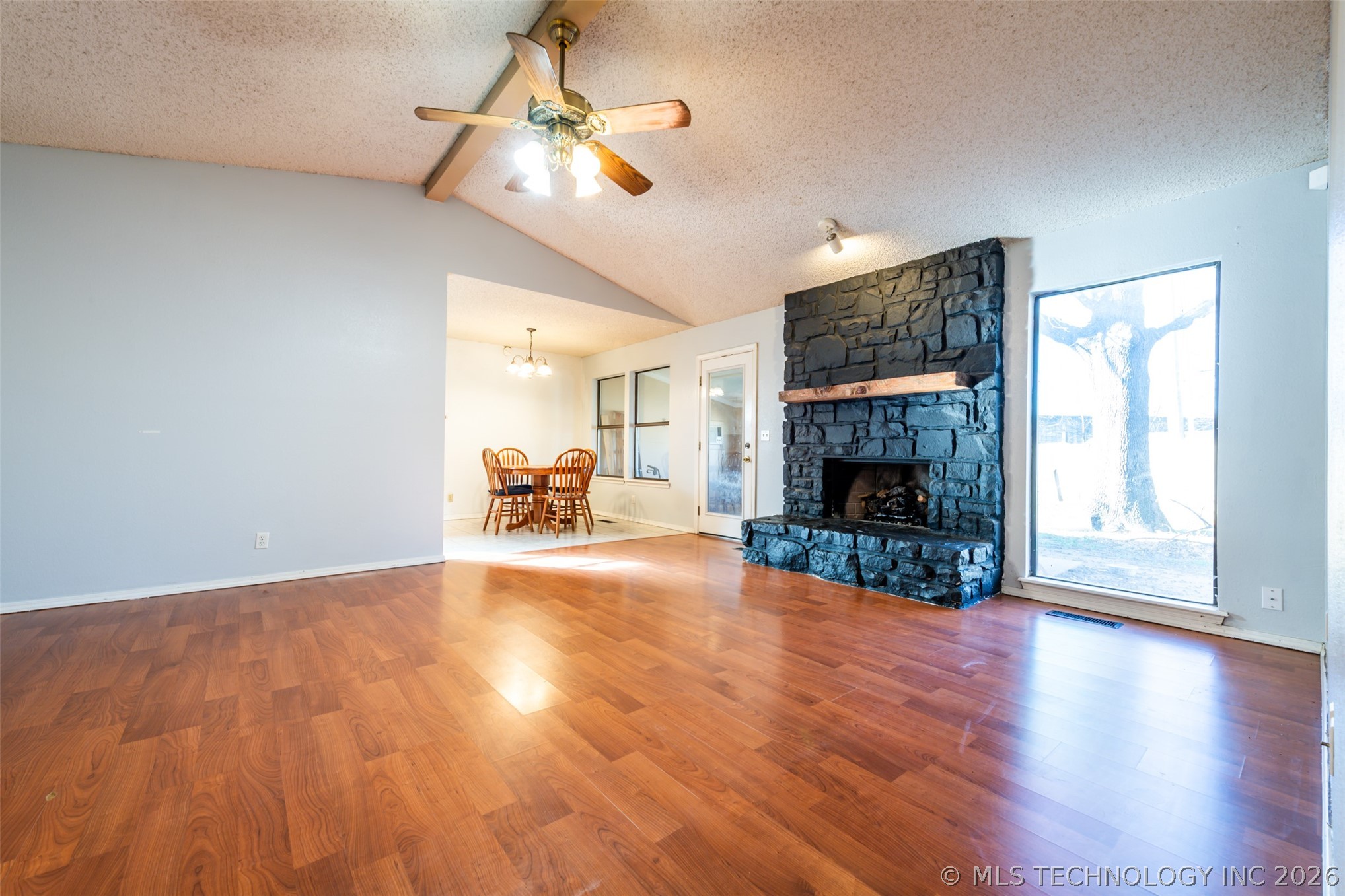 9364 S 89th East Avenue Property Photo 4