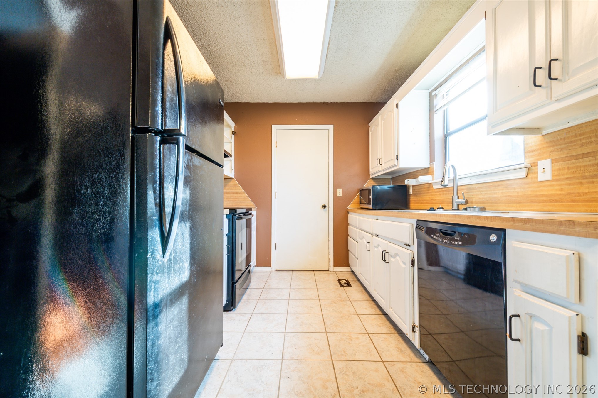 9364 S 89th East Avenue Property Photo 9