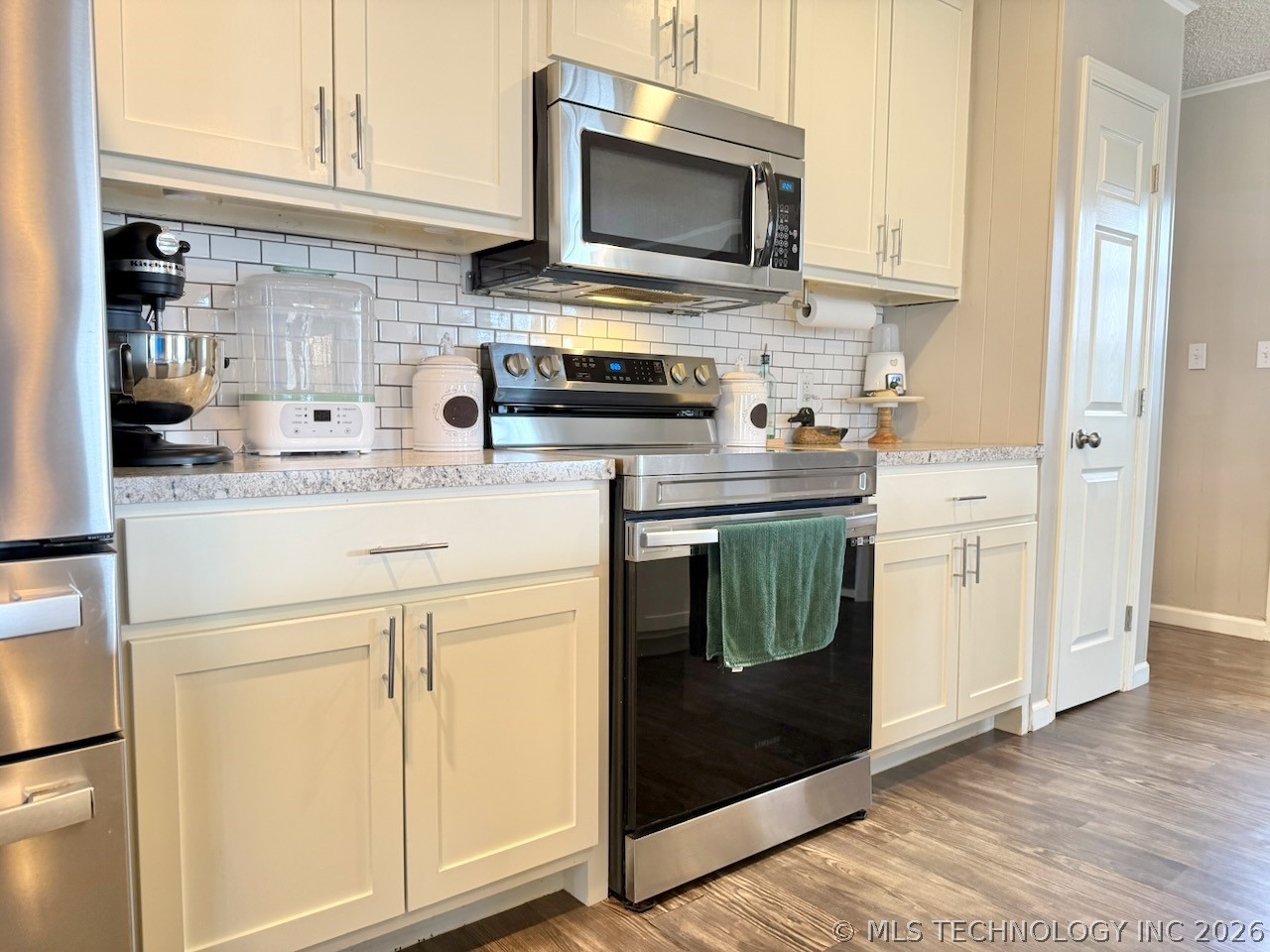 9 S Lake View Property Photo 10