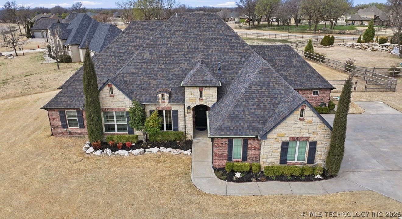 6502 N Oakwood Circle Property Photo 2