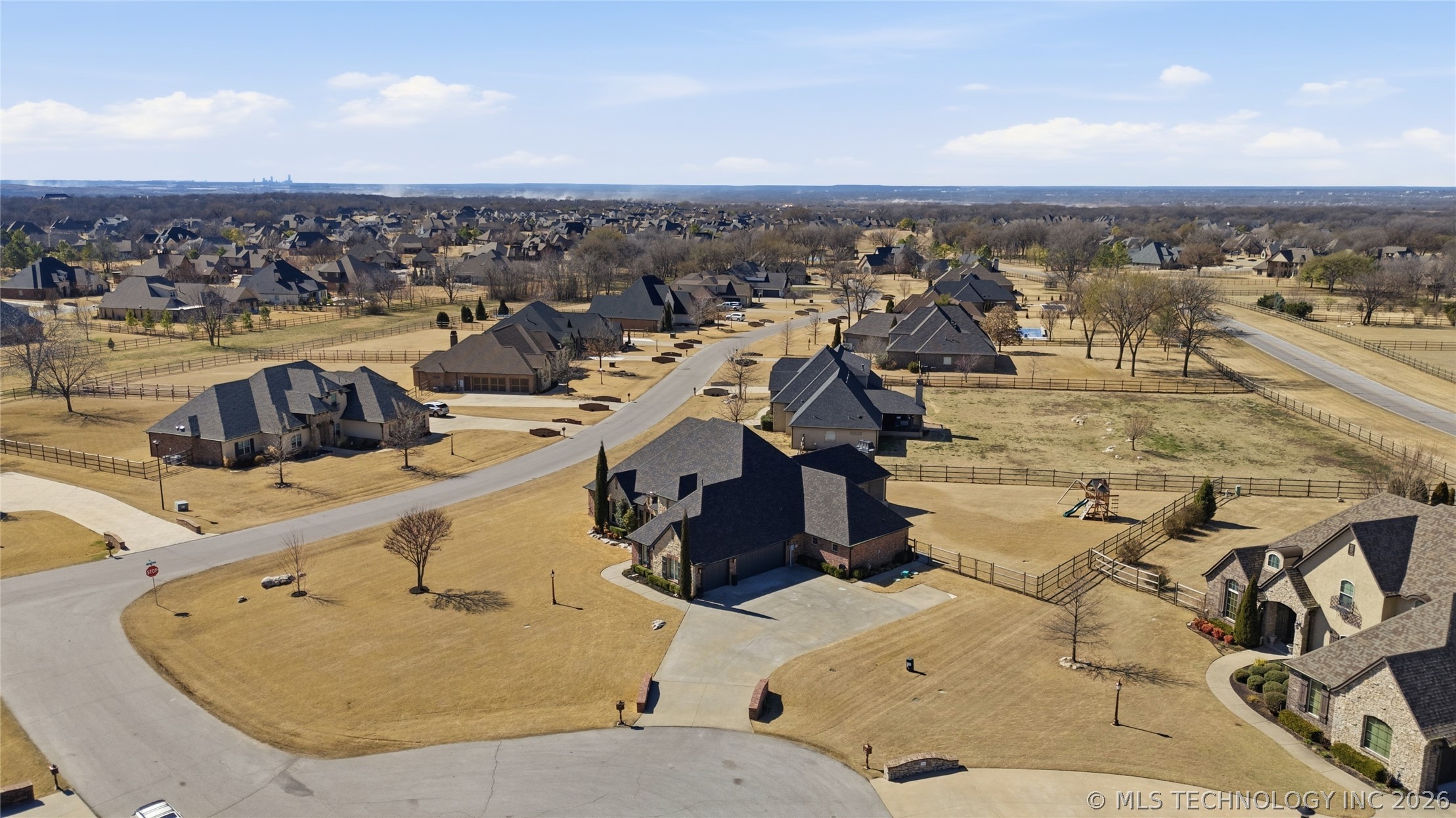6502 N Oakwood Circle Property Photo 3