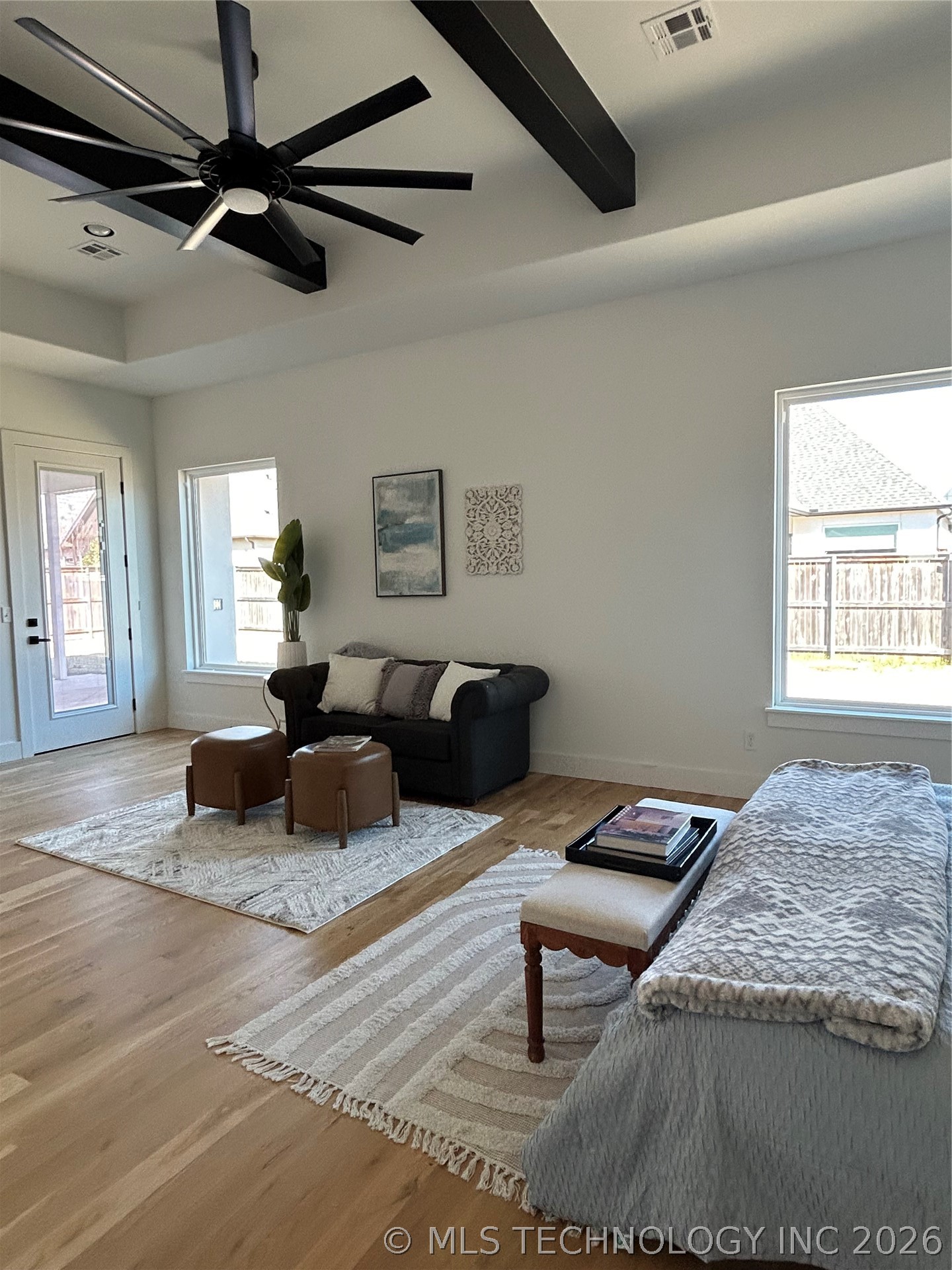 4601 S Sequoia Avenue Property Photo 6
