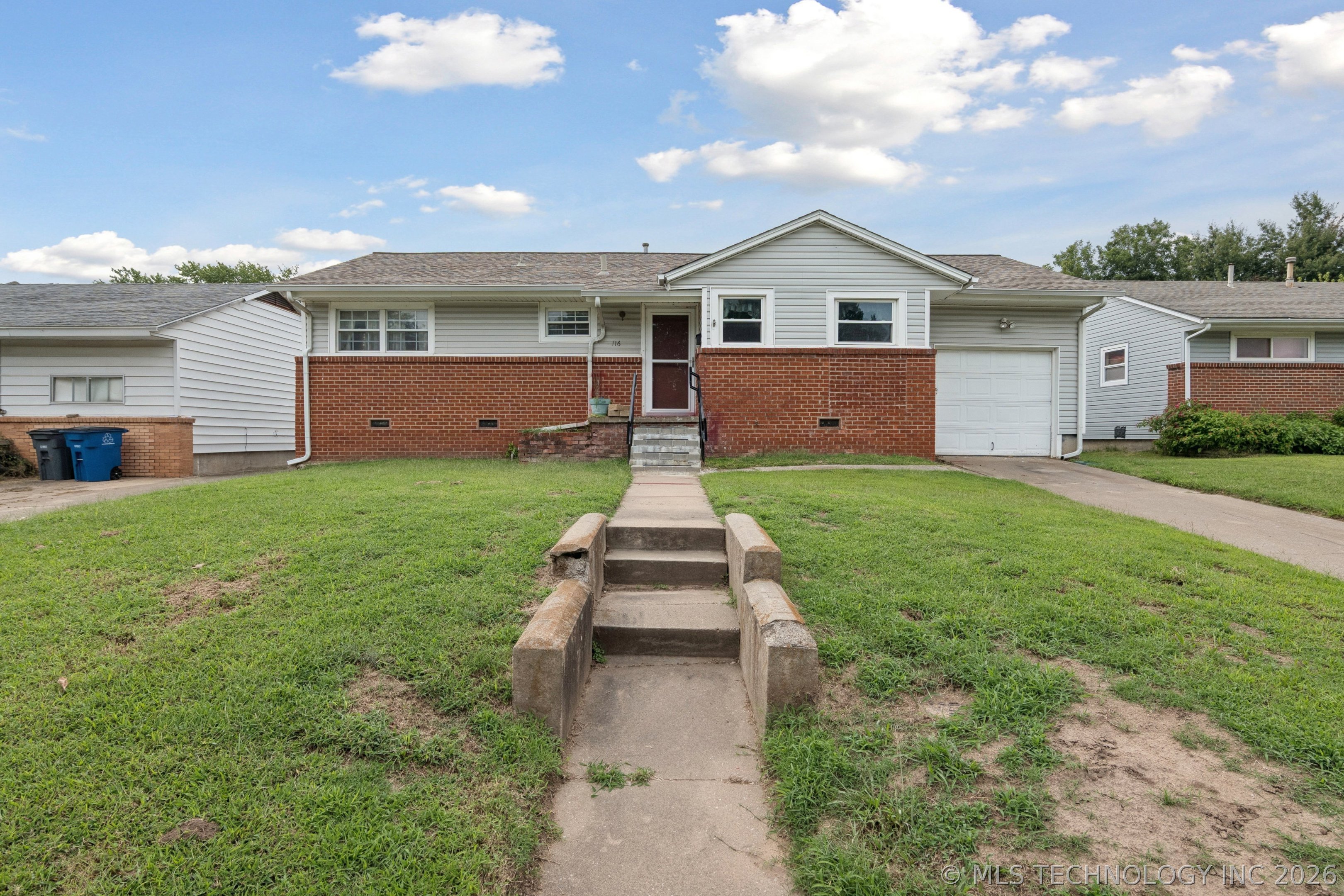 116 N 43rd West Avenue Property Photo 1