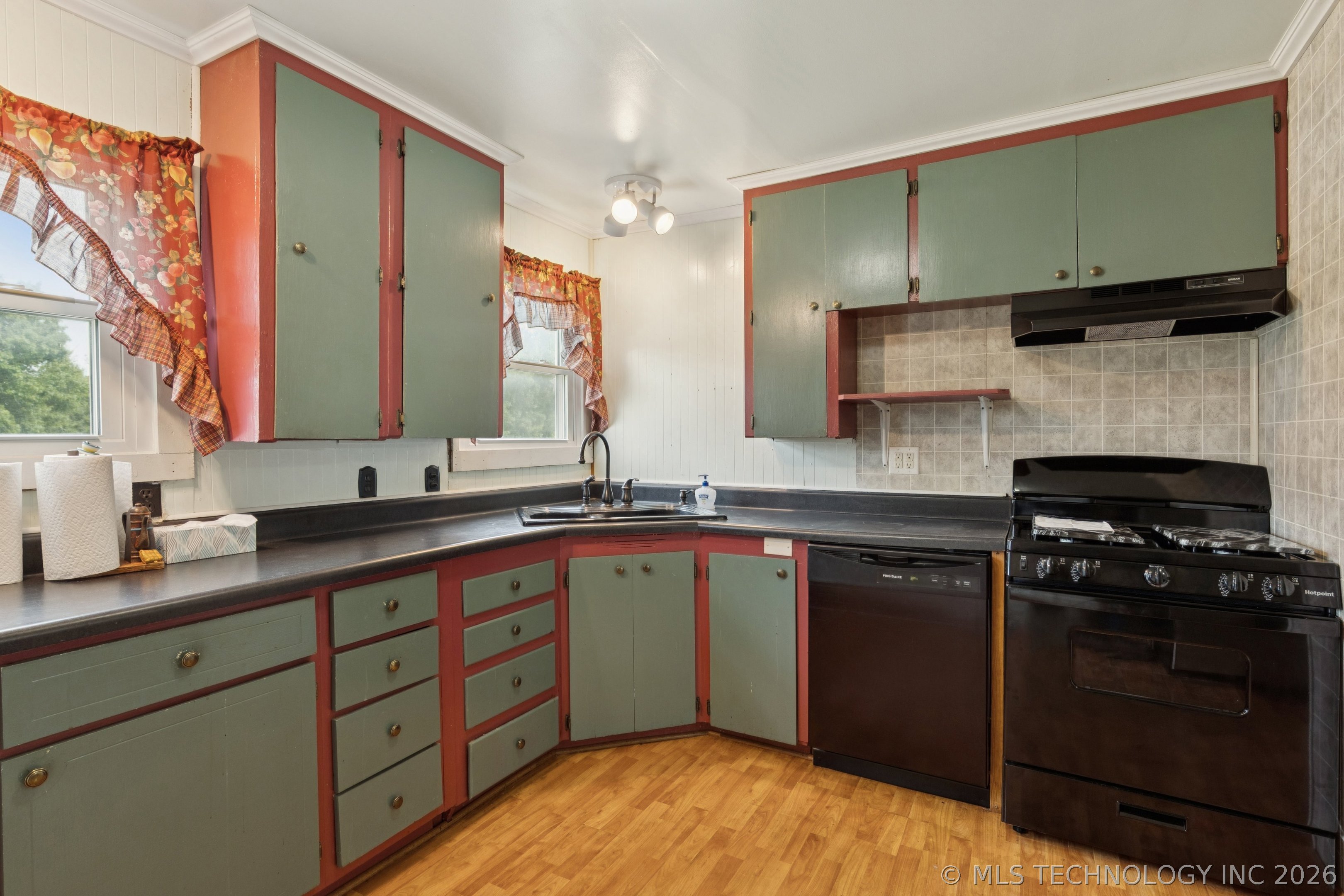 116 N 43rd West Avenue Property Photo 8