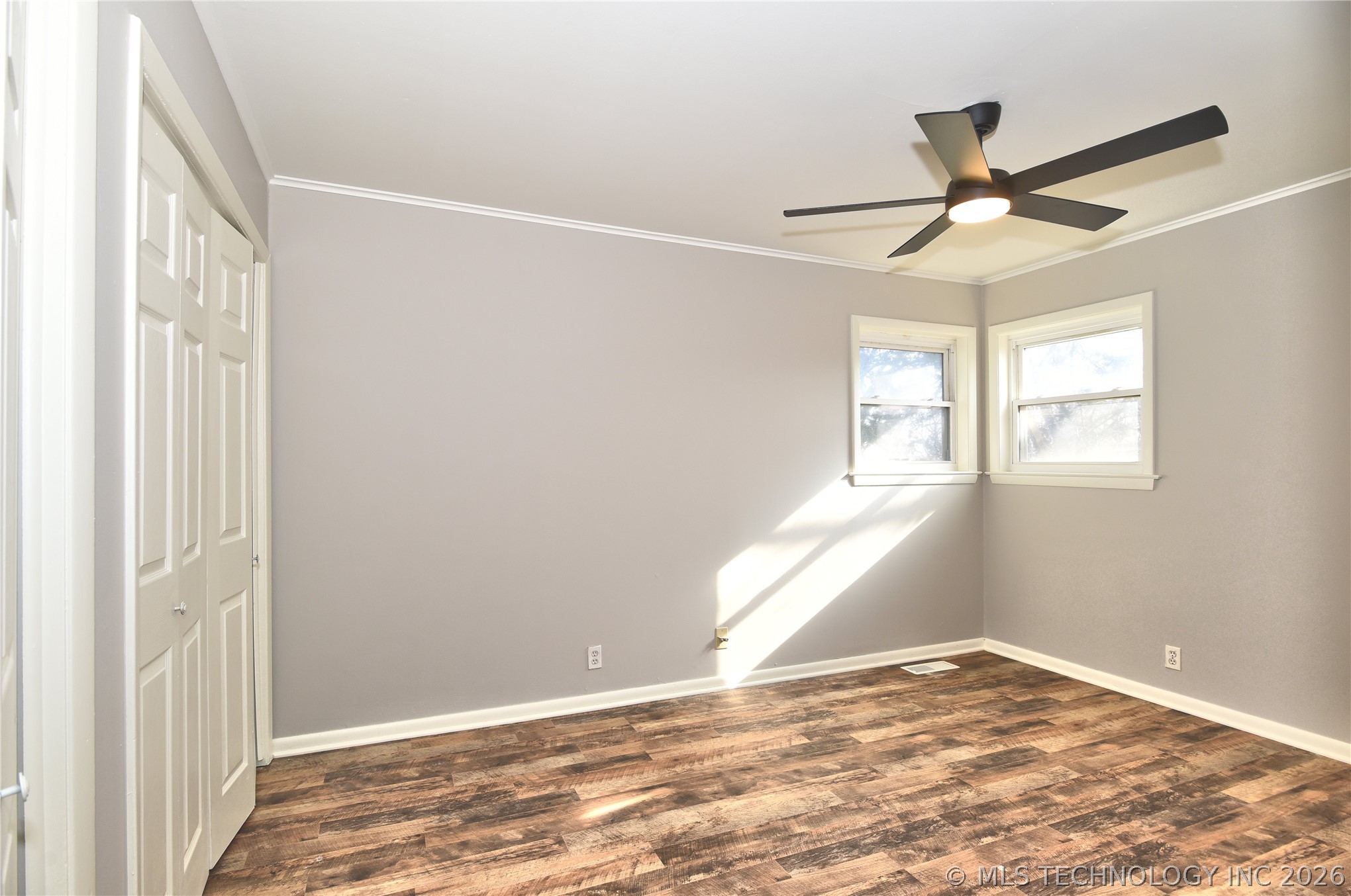 105 E Saddle Rock Road Property Photo 19