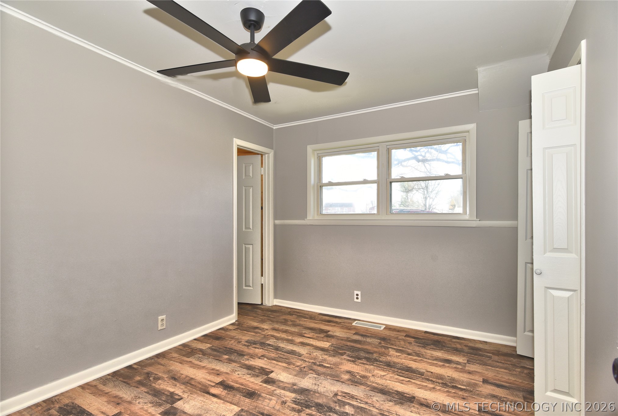 105 E Saddle Rock Road Property Photo 23