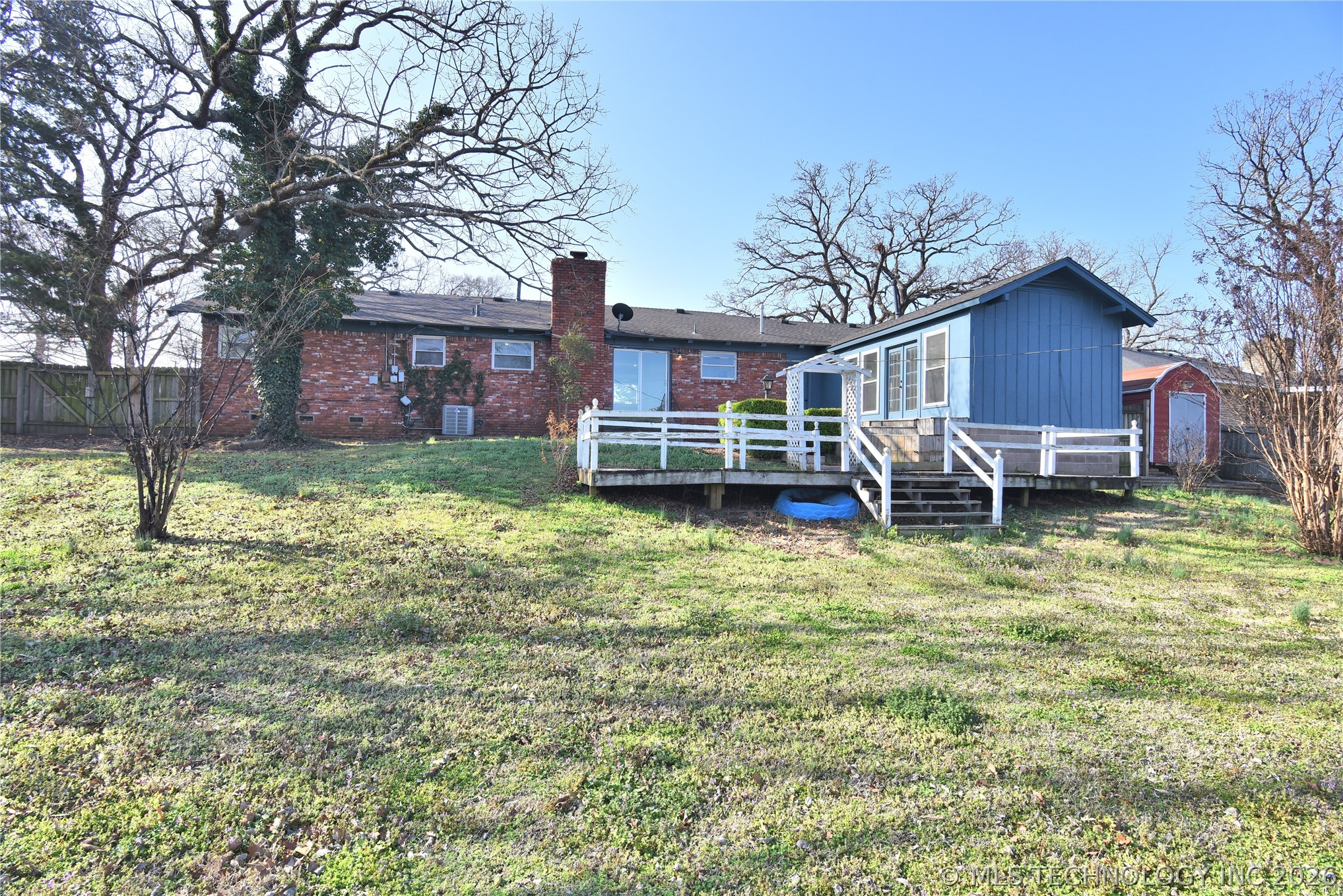 105 E Saddle Rock Road Property Photo 30