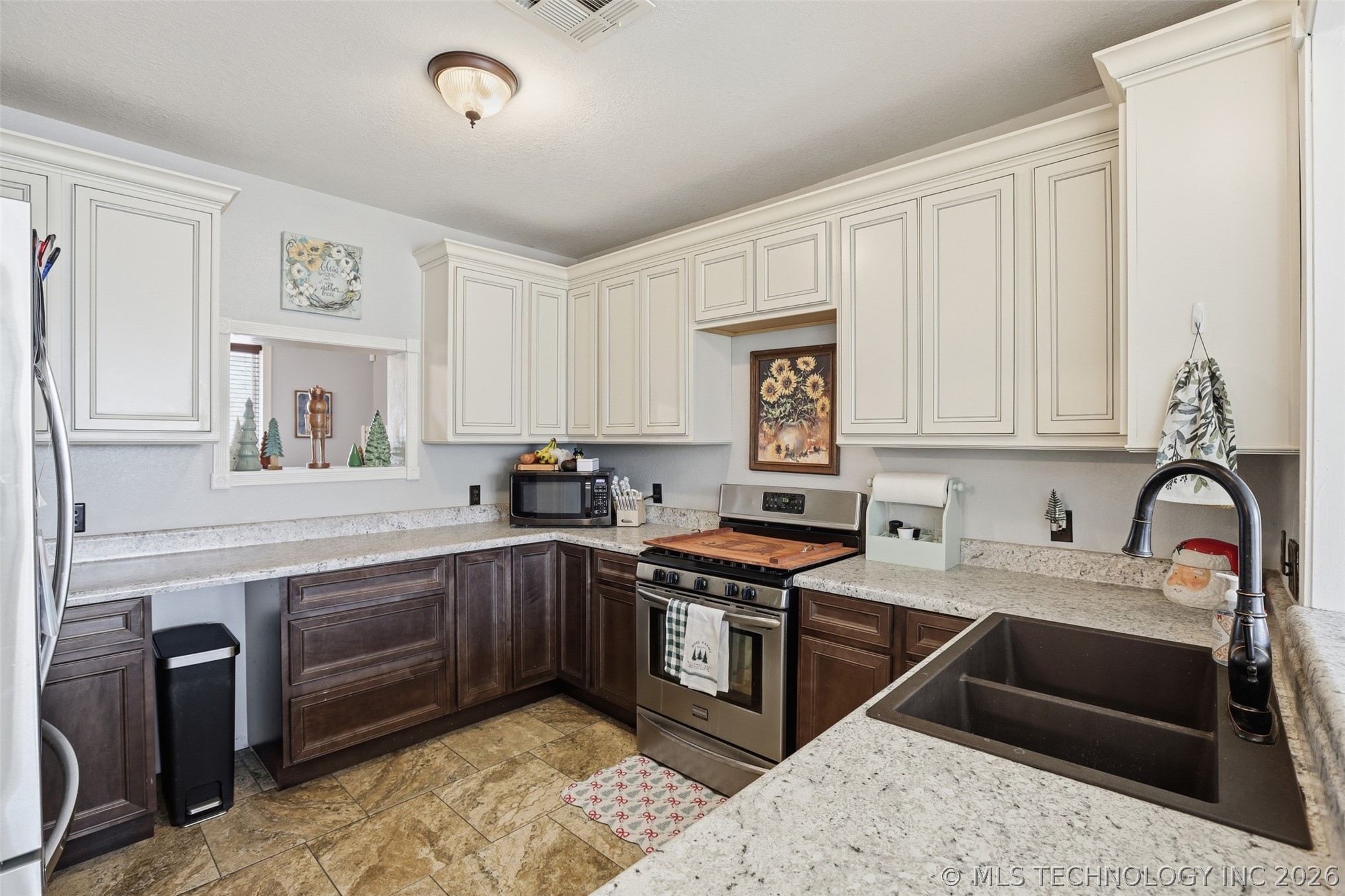 2607790 Property Photo 14