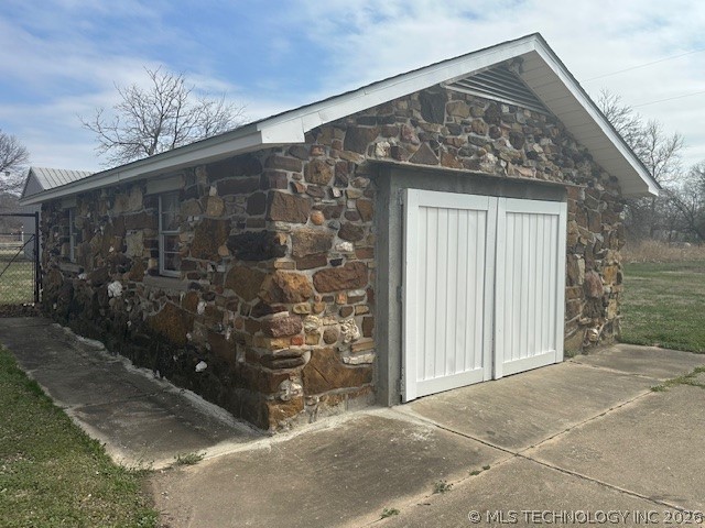 242 E Williams Street Property Photo 11