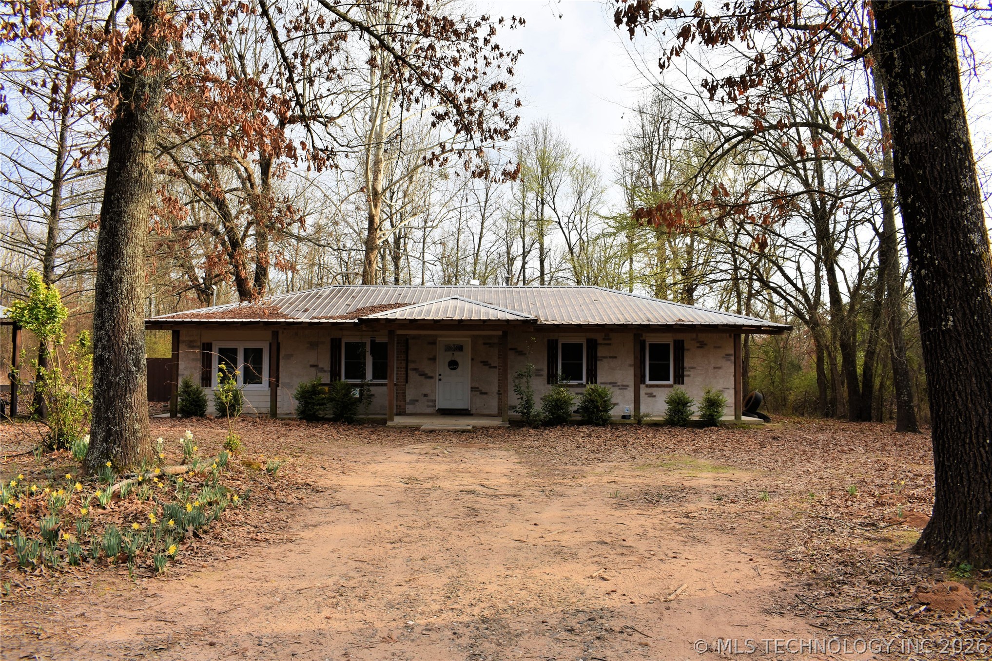426008 E 1960 Road Property Photo 1