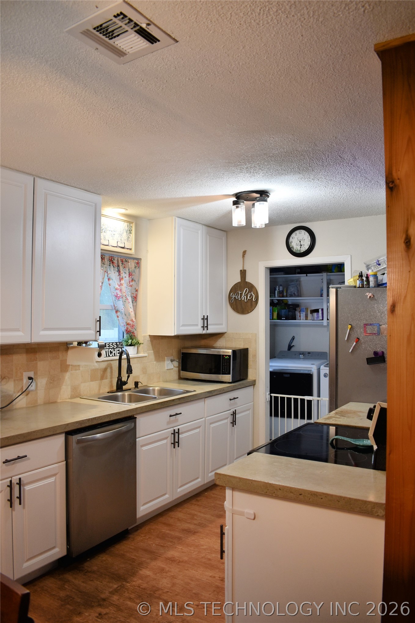 426008 E 1960 Road Property Photo 12