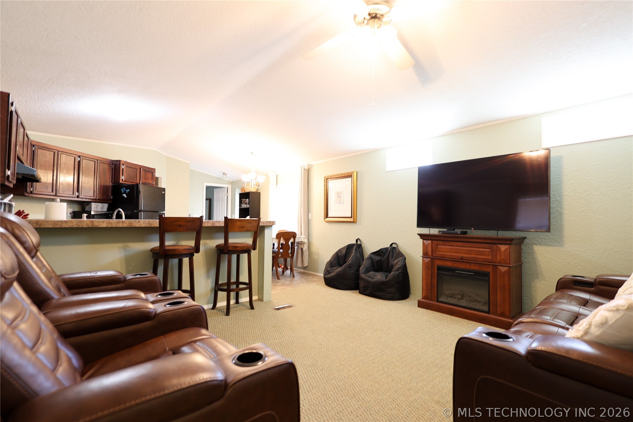 3729 Mountain Park Property Photo 9