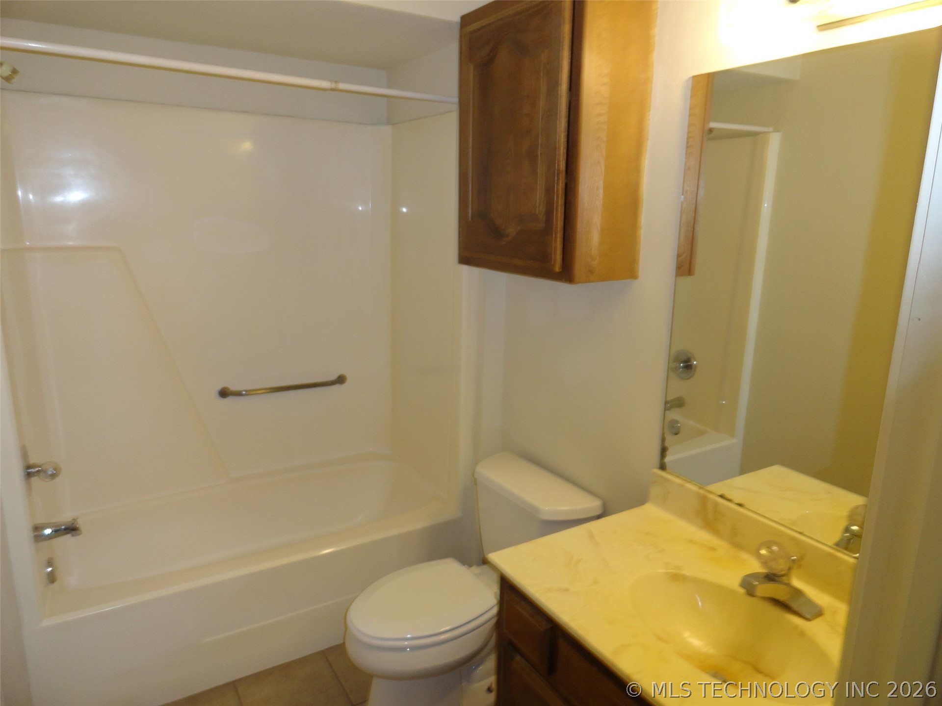 7310 S St Louis Avenue Property Photo 5