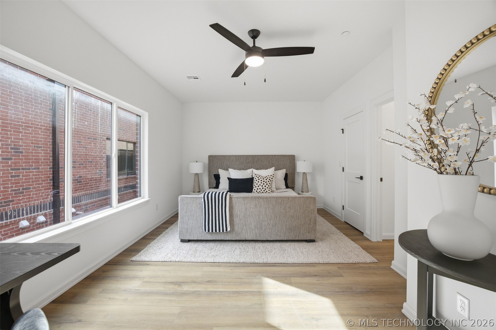 504 E B Street 1104 Property Photo 29
