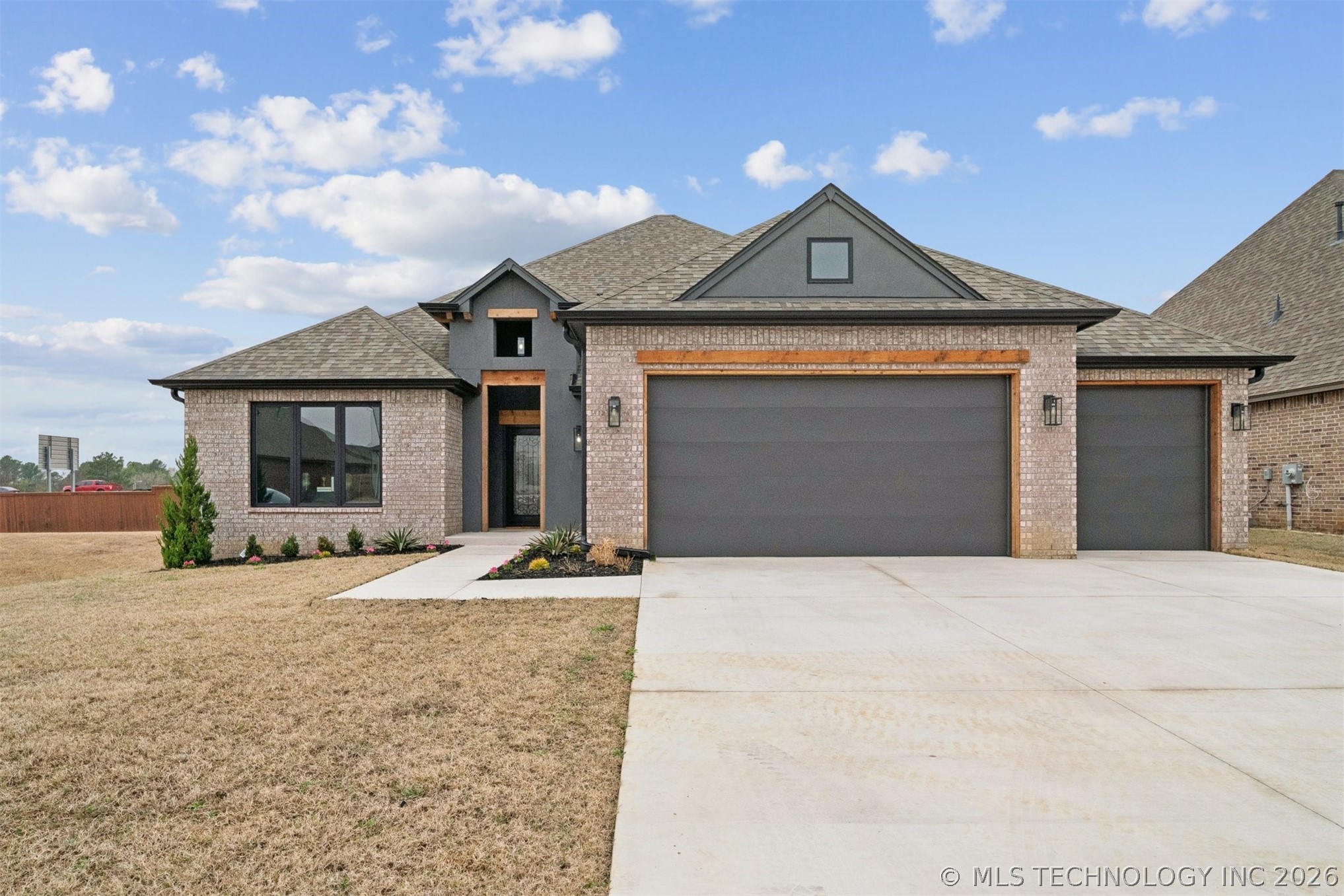 8732 S Quanah Avenue Property Photo 1