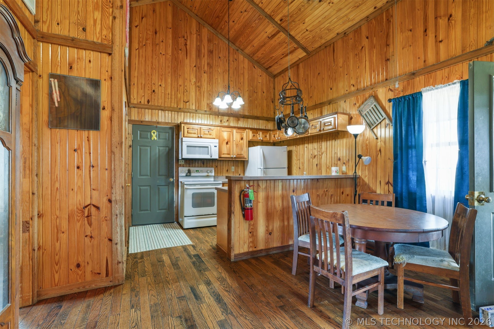 117 S Terry Property Photo 3