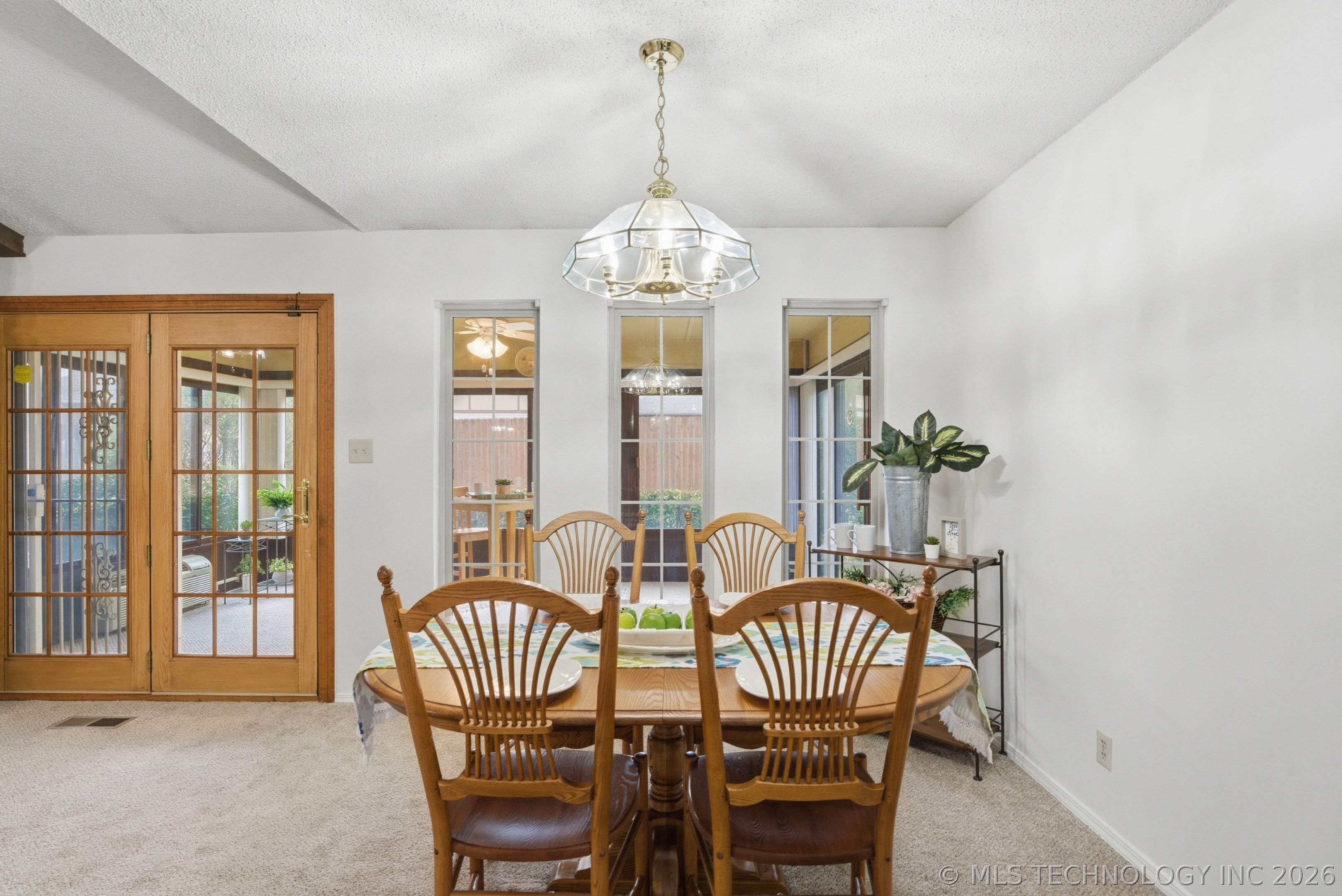925 W Seminole Street Property Photo 6