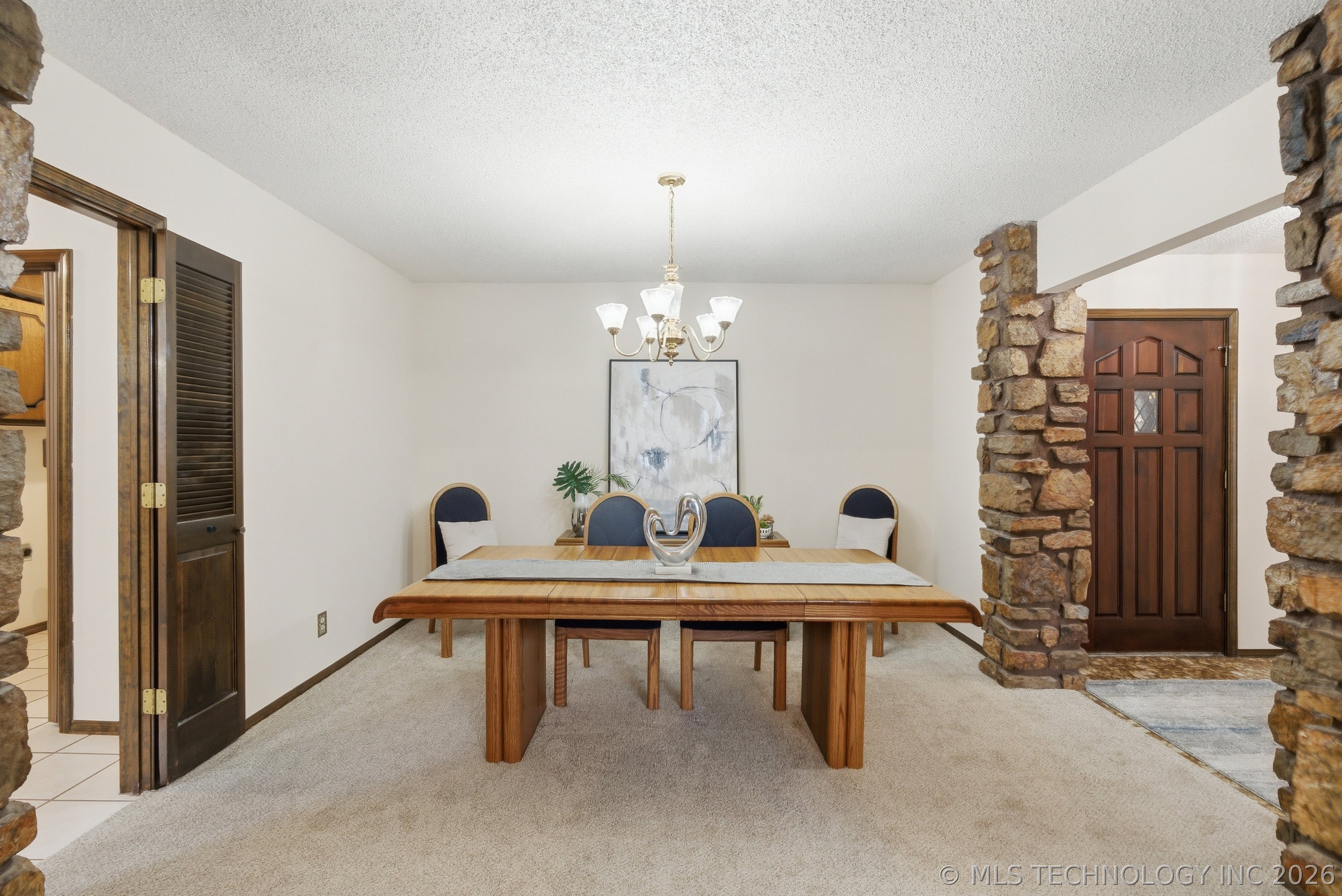 925 W Seminole Street Property Photo 7