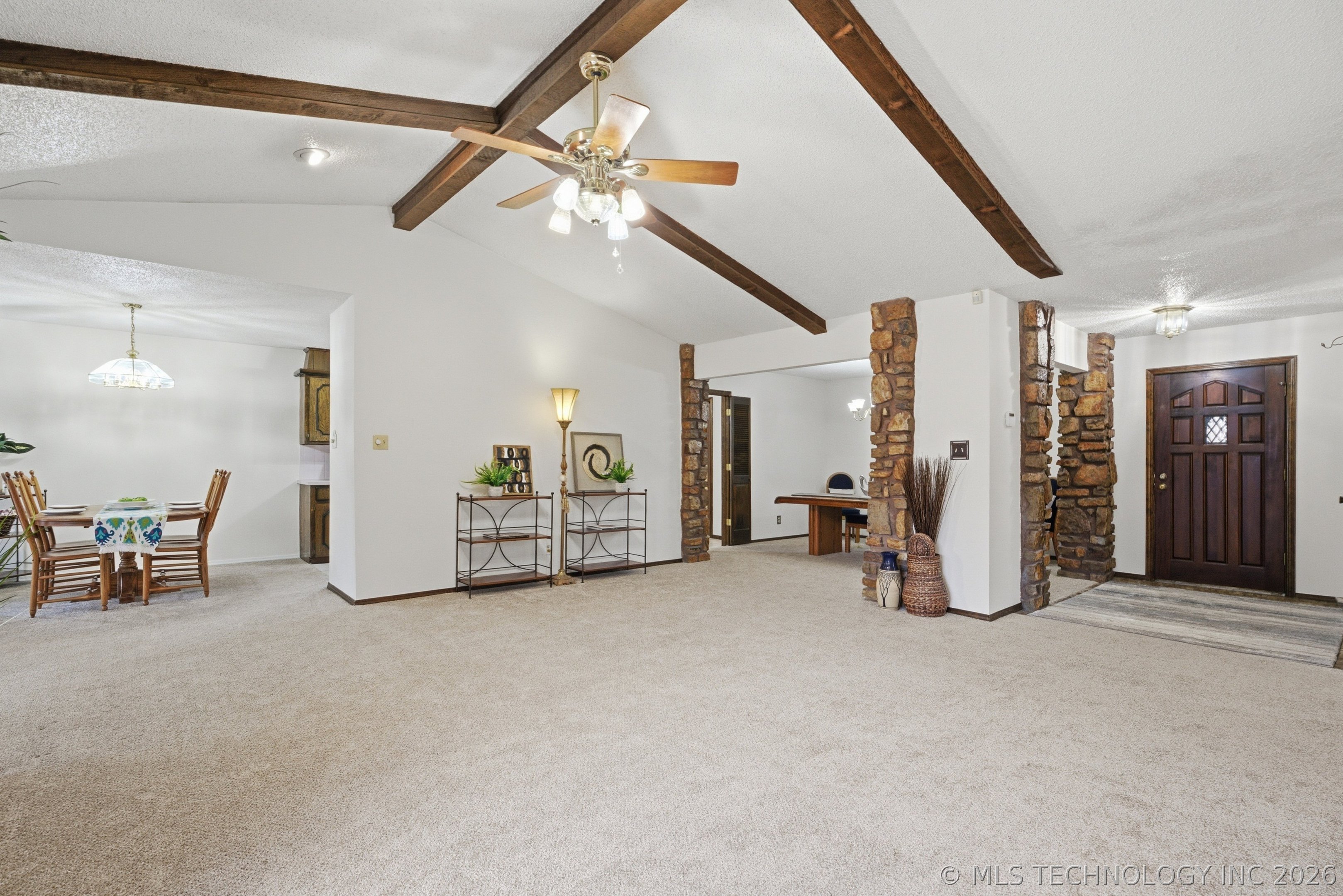925 W Seminole Street Property Photo 21