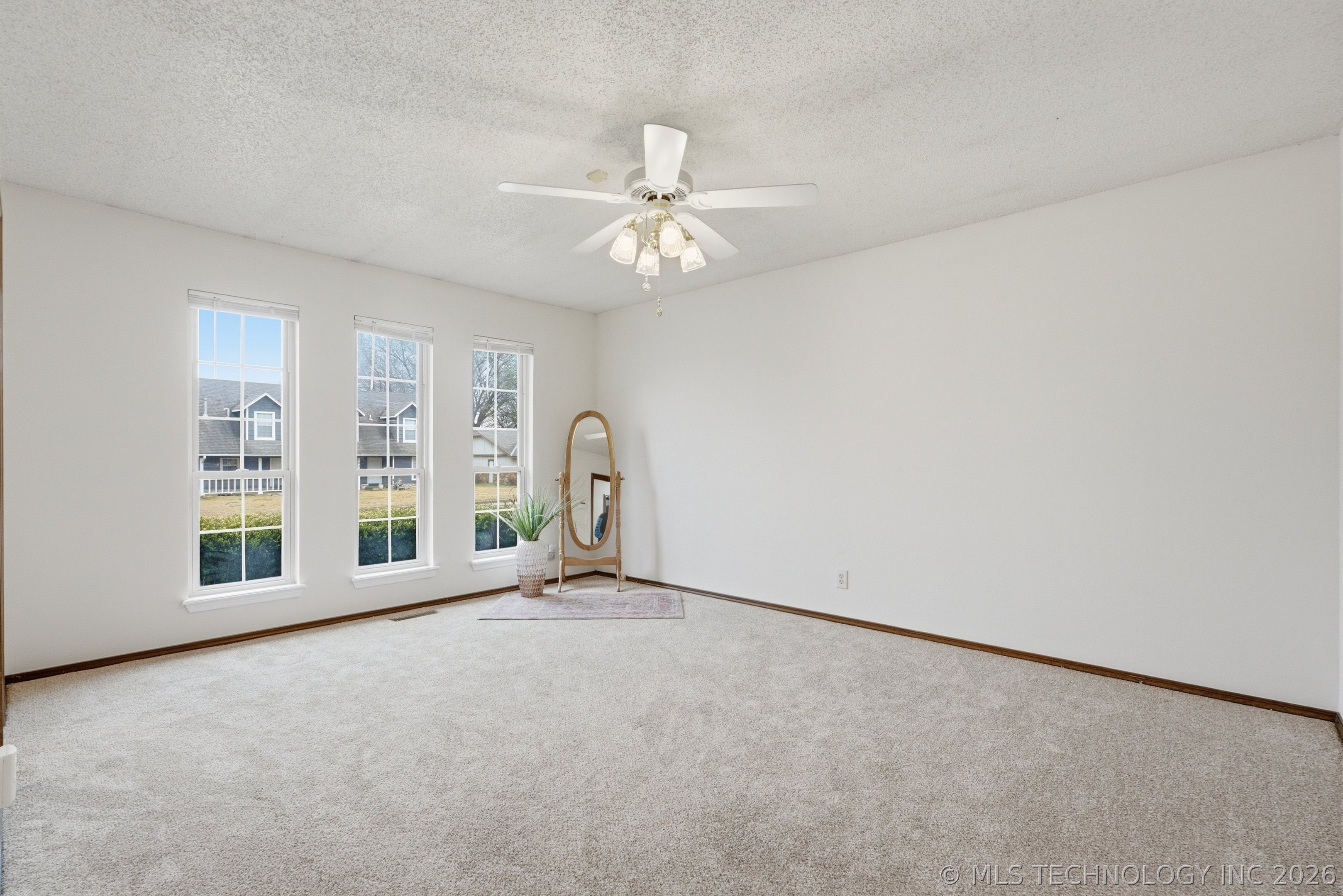 925 W Seminole Street Property Photo 30