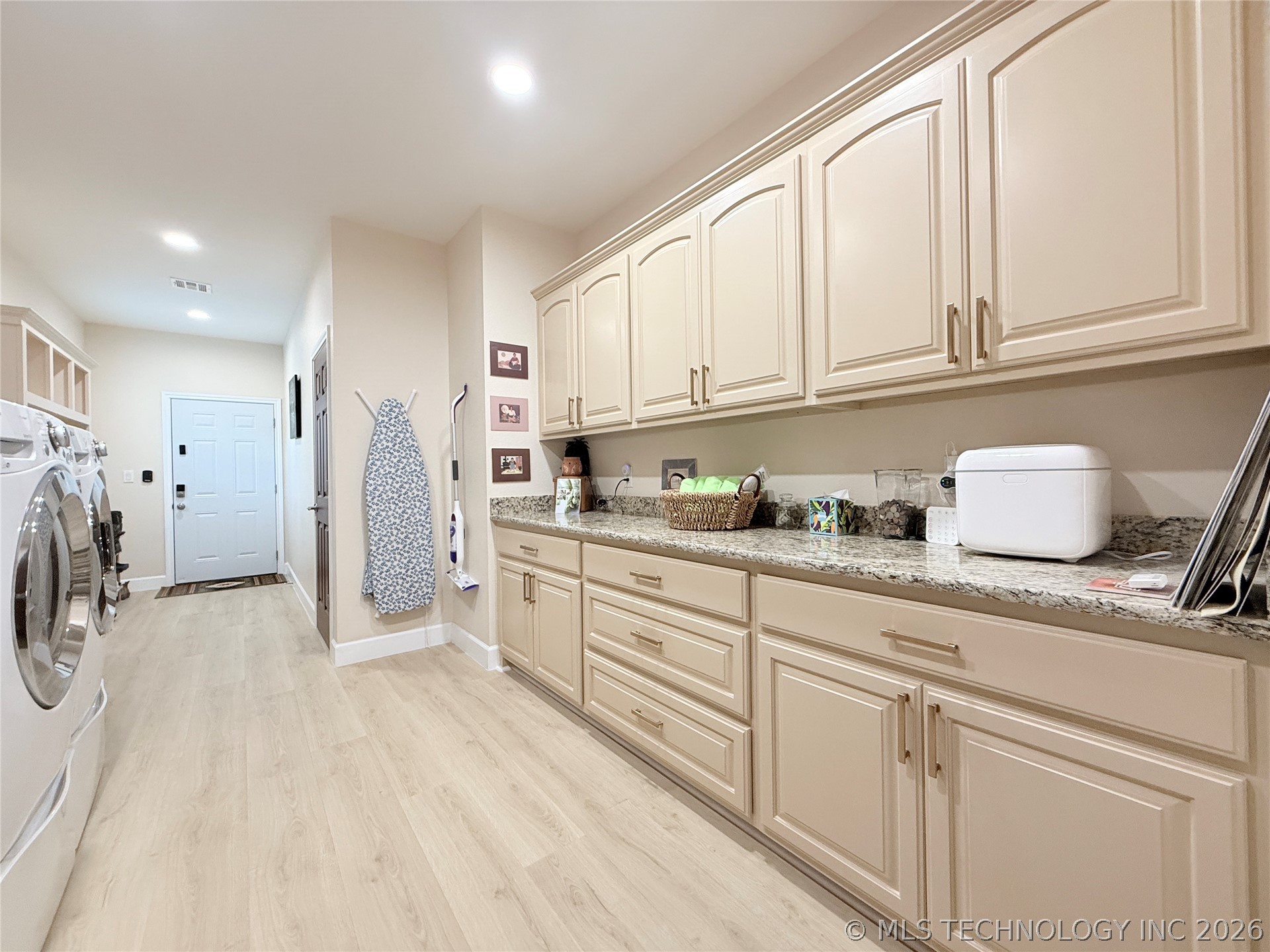 10829 S 62nd Street W Property Photo 44