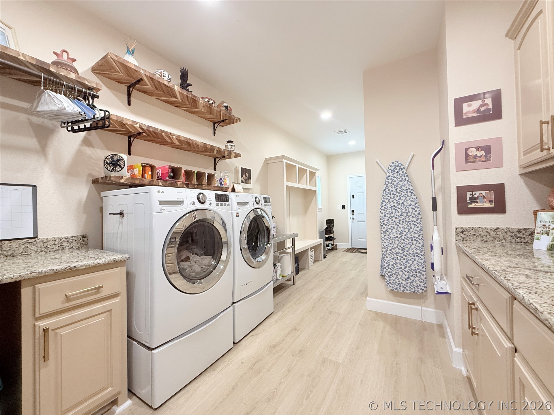 10829 S 62nd Street W Property Photo 45