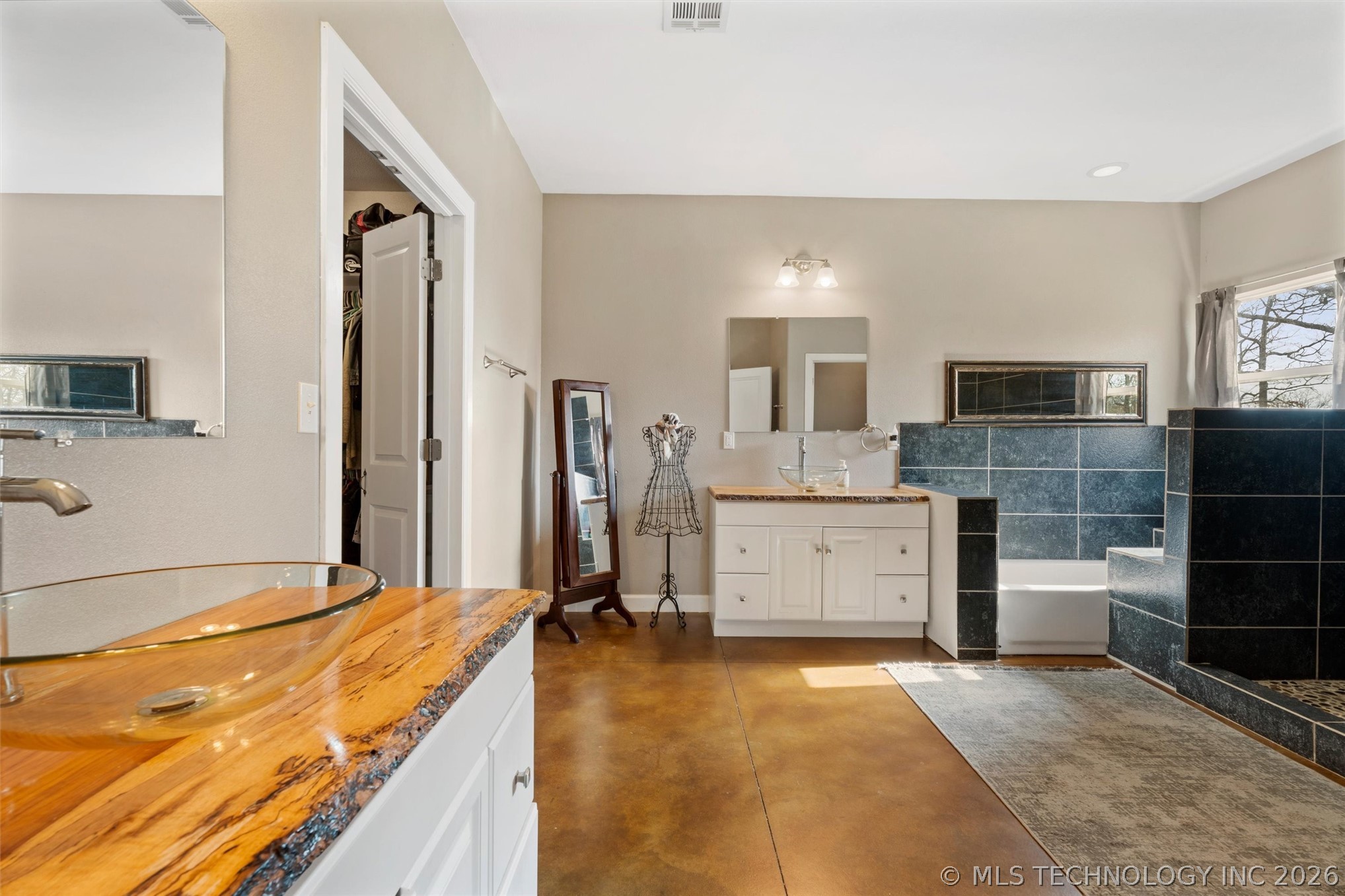 13331 N 3937 Drive Property Photo 9