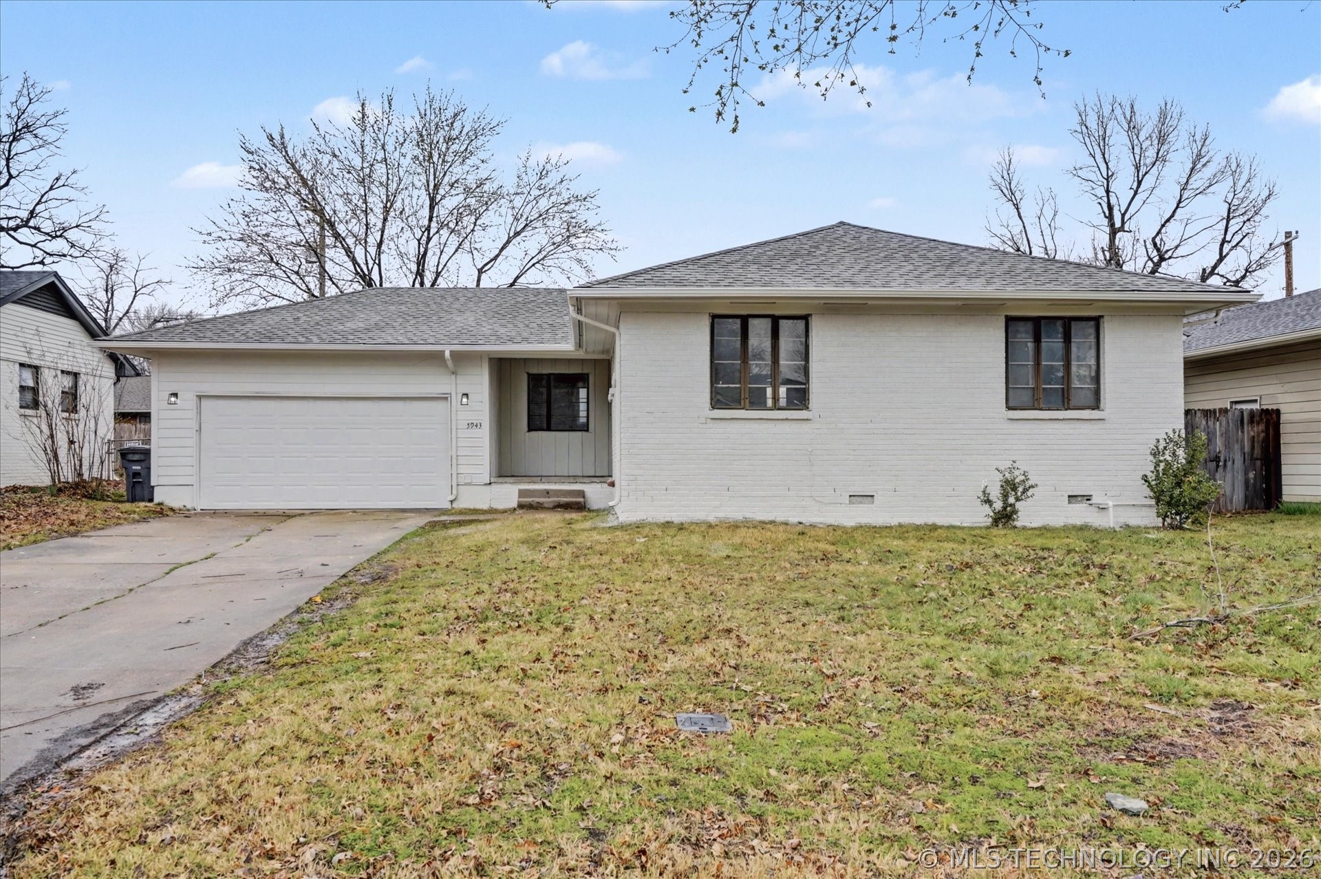5943 E 25th Street Property Photo 2