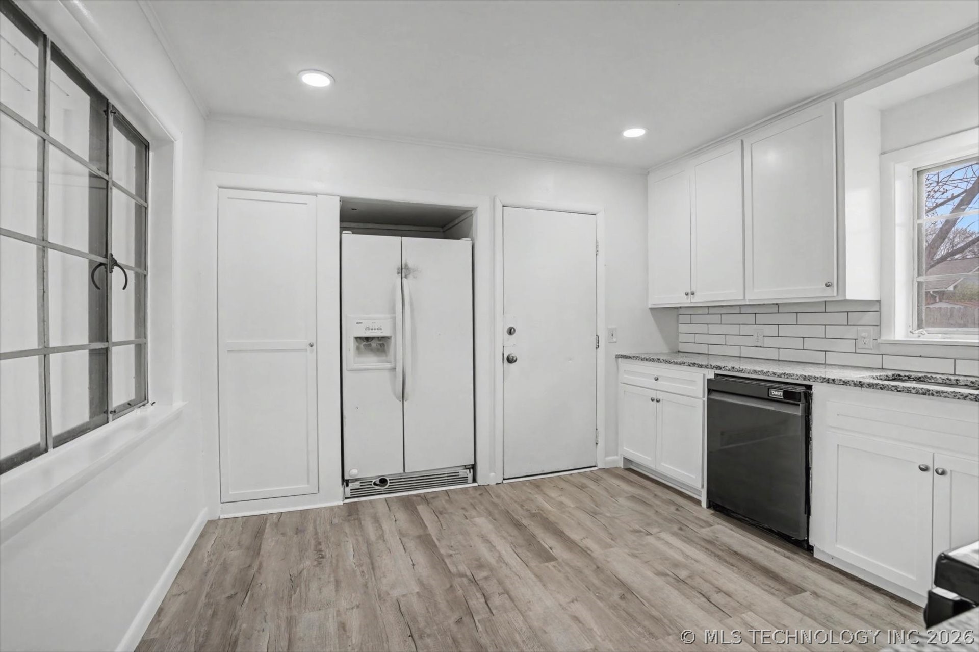 5943 E 25th Street Property Photo 10