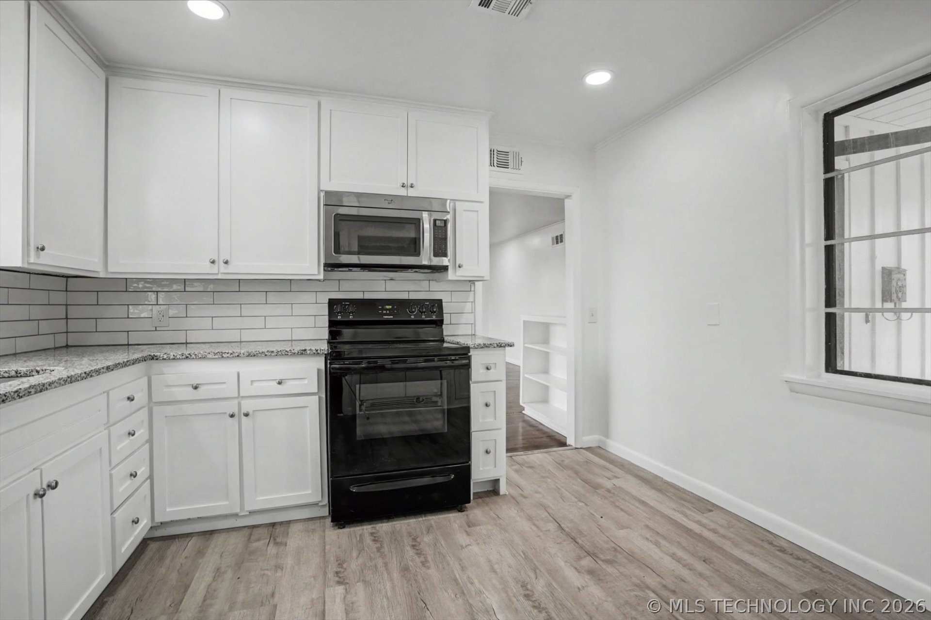 5943 E 25th Street Property Photo 12