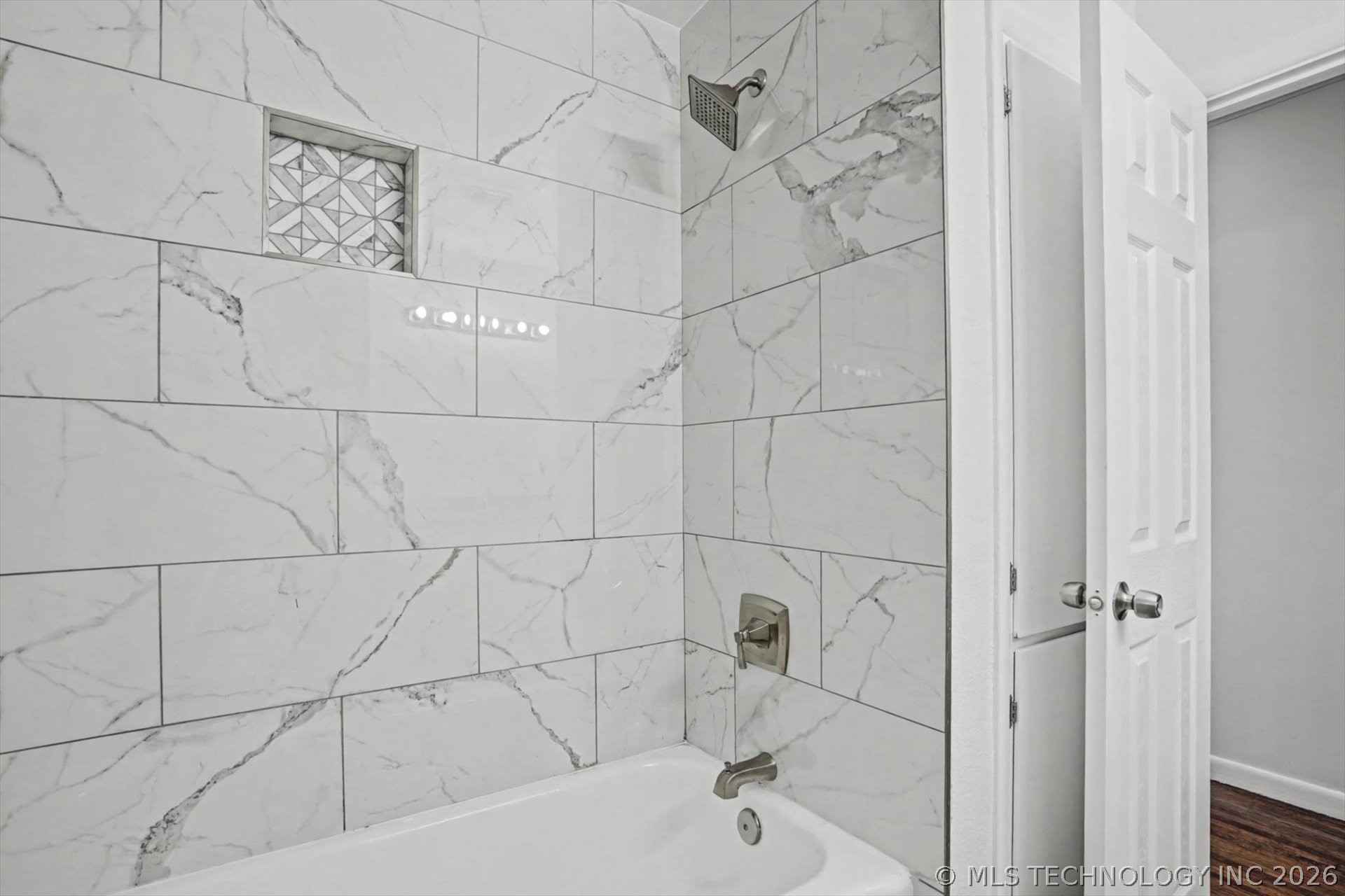 5943 E 25th Street Property Photo 19