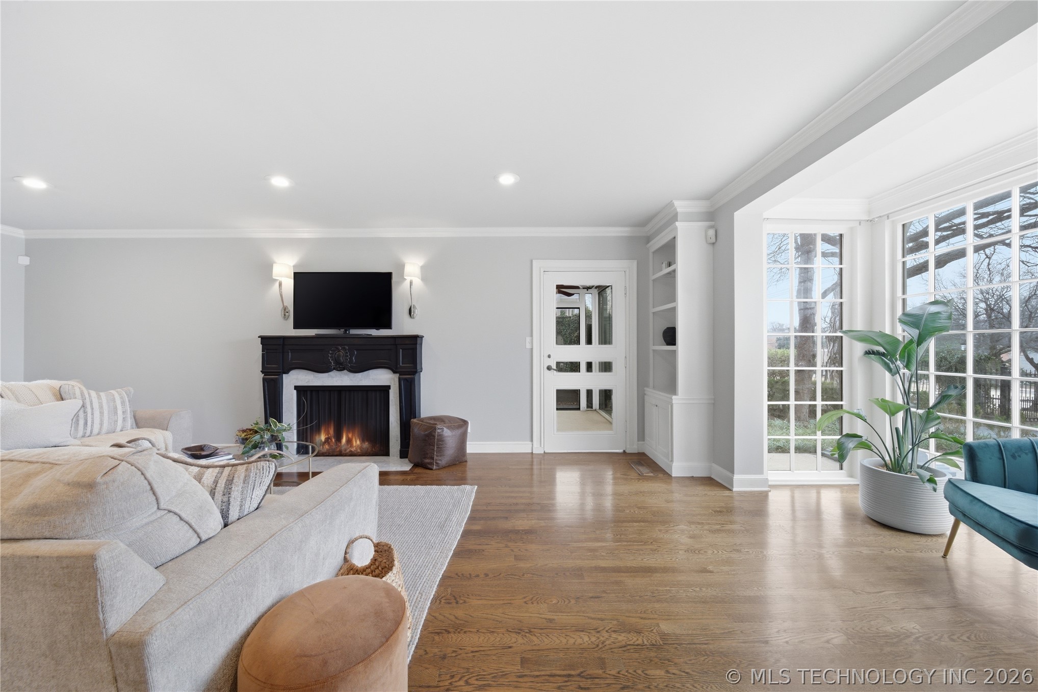 2441 E 31st Street Property Photo 9