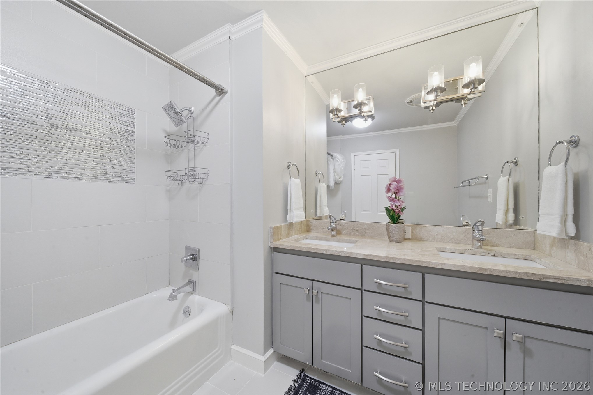 2441 E 31st Street Property Photo 39