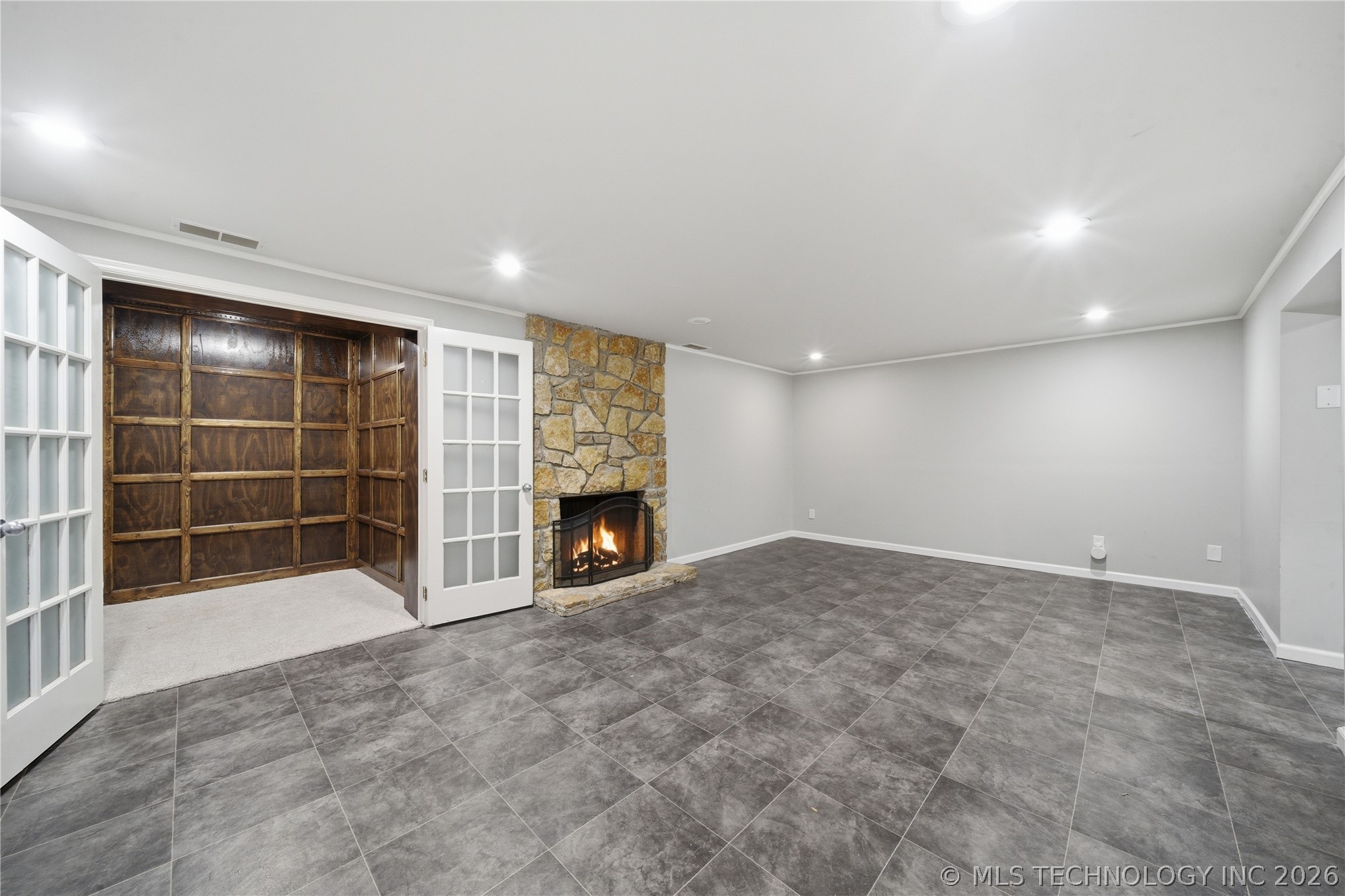 2441 E 31st Street Property Photo 45
