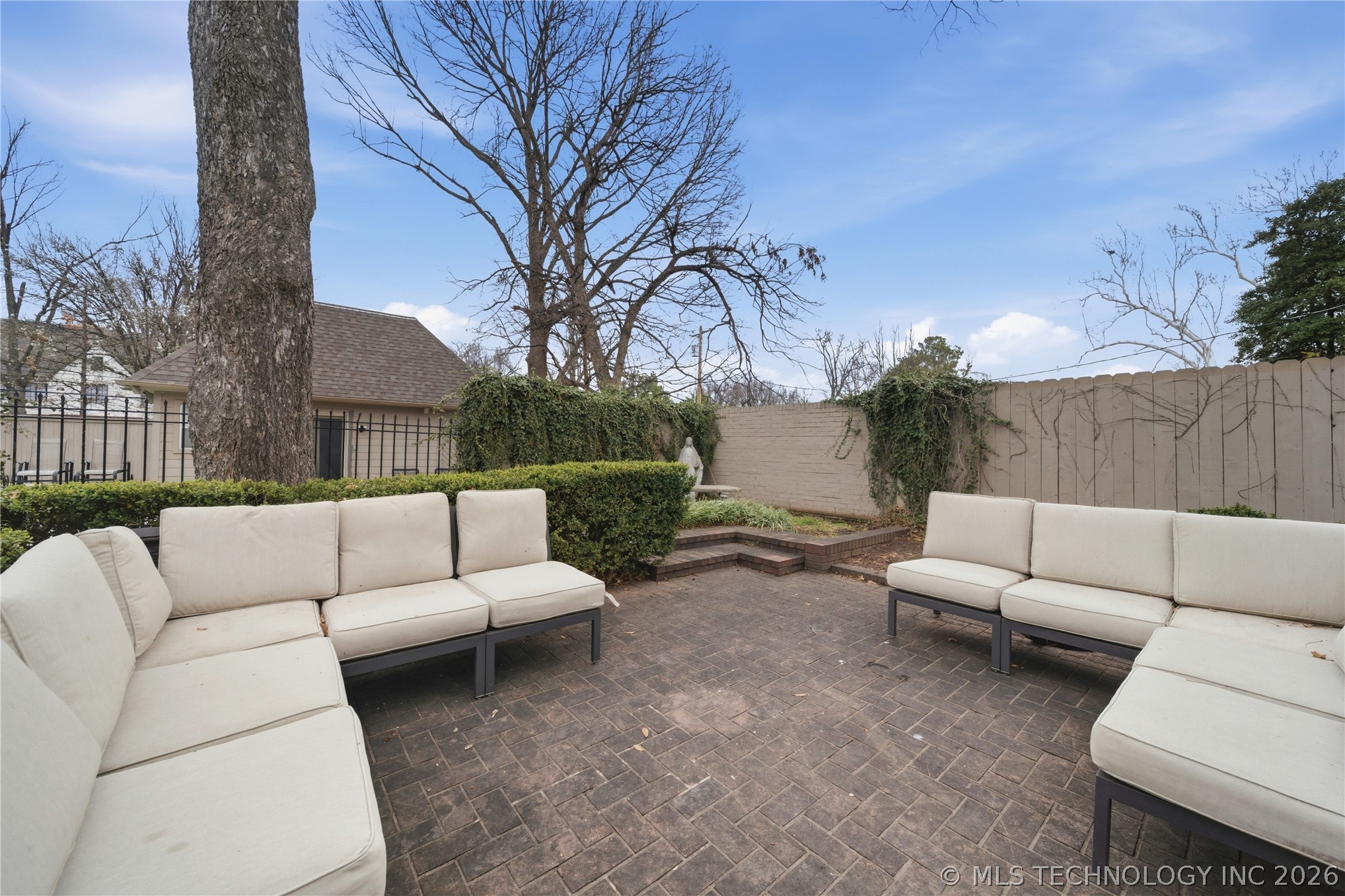2441 E 31st Street Property Photo 48