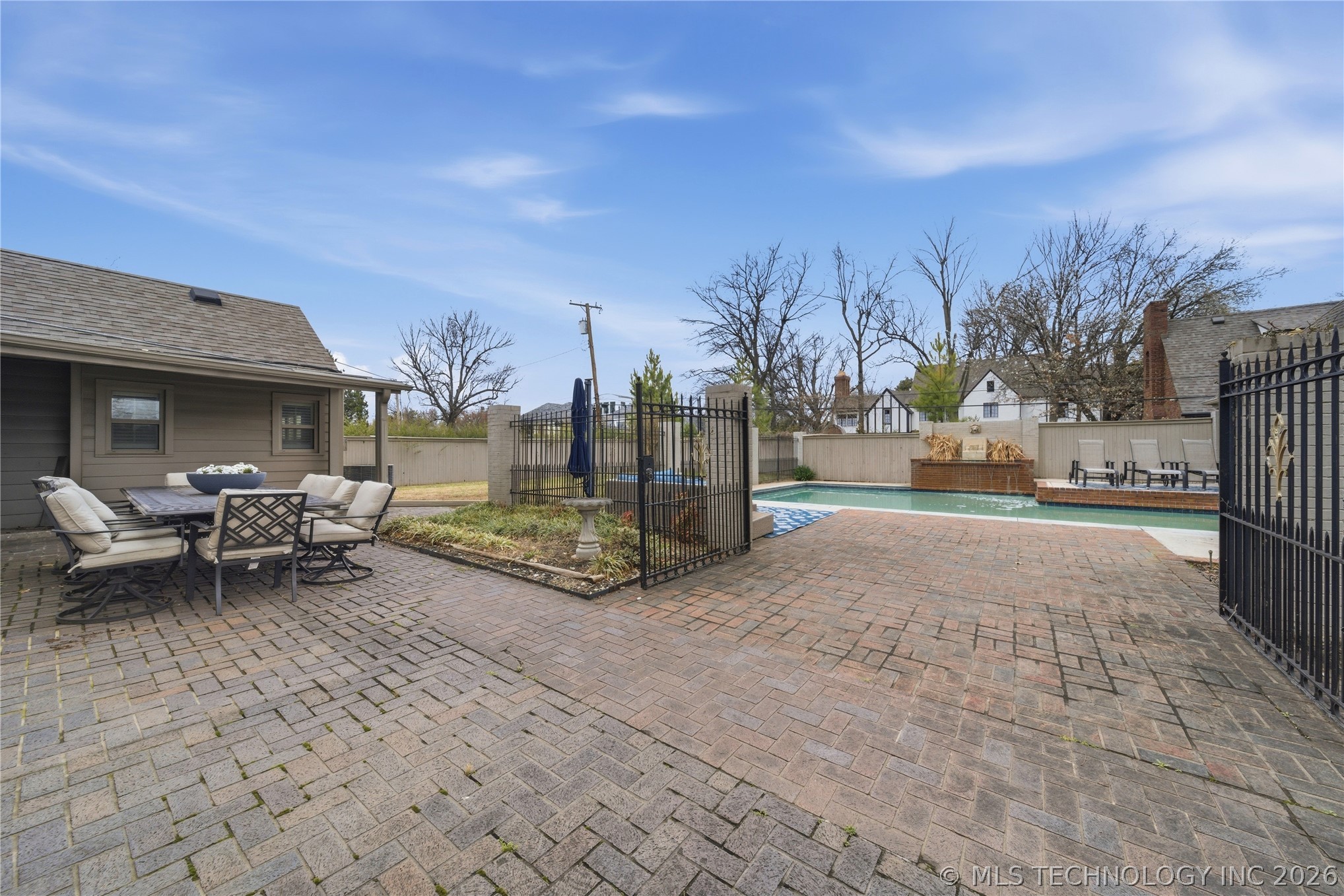 2441 E 31st Street Property Photo 49