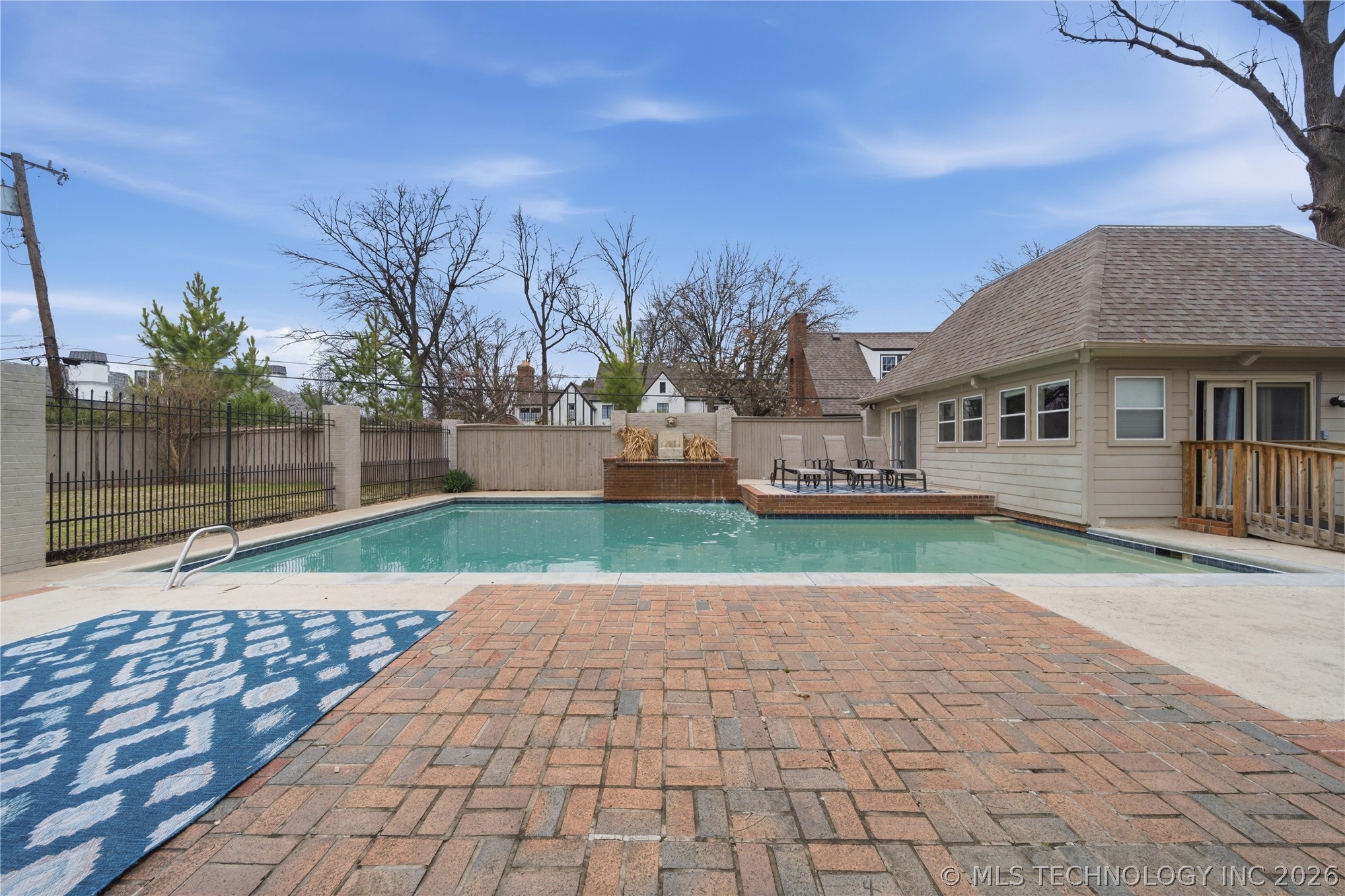2441 E 31st Street Property Photo 50