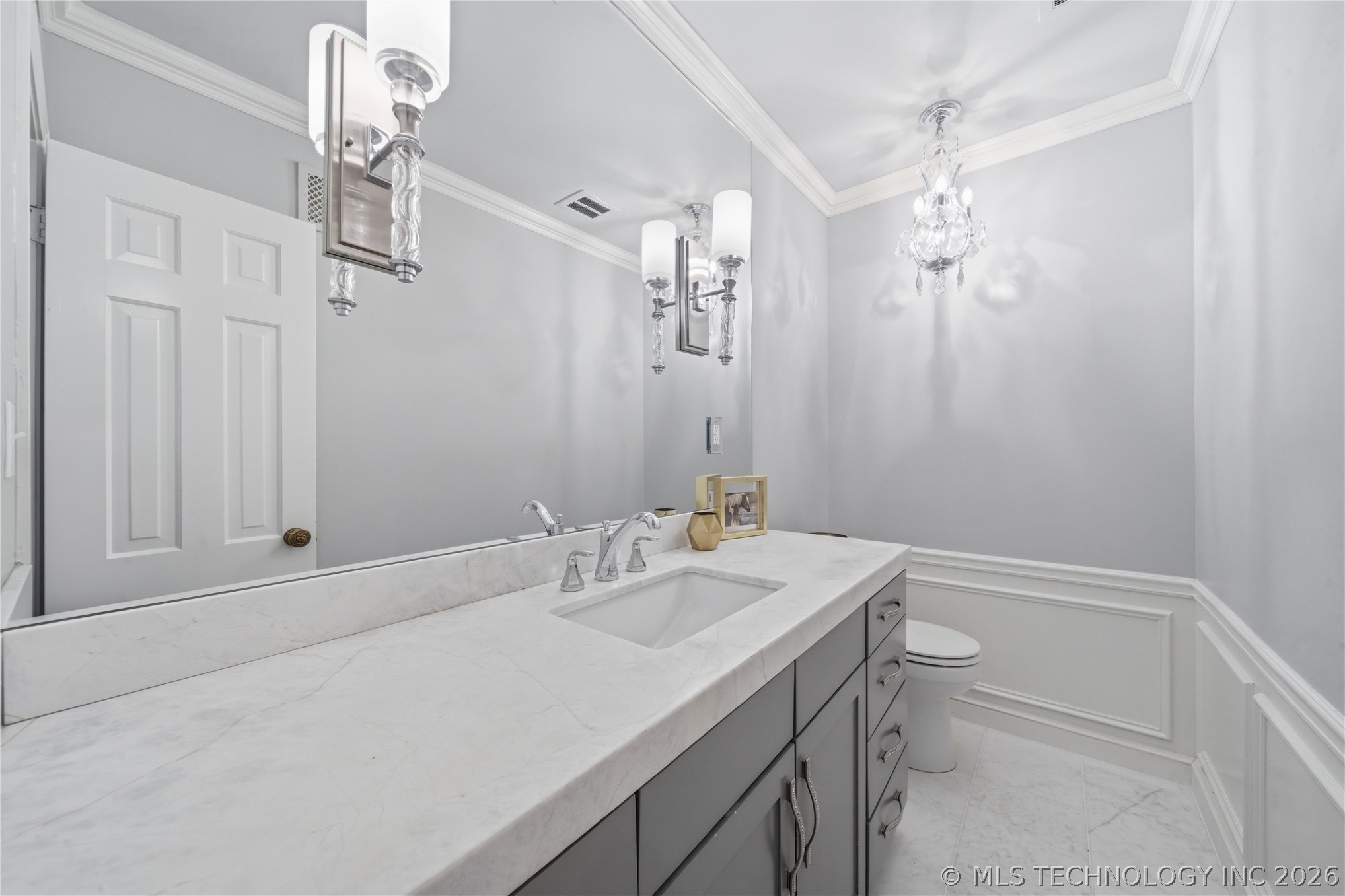 2441 E 31st Street Property Photo 60