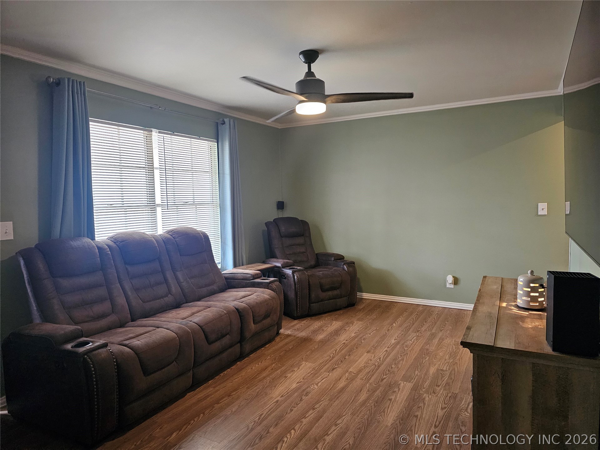 1509 E Jones Avenue Property Photo 2