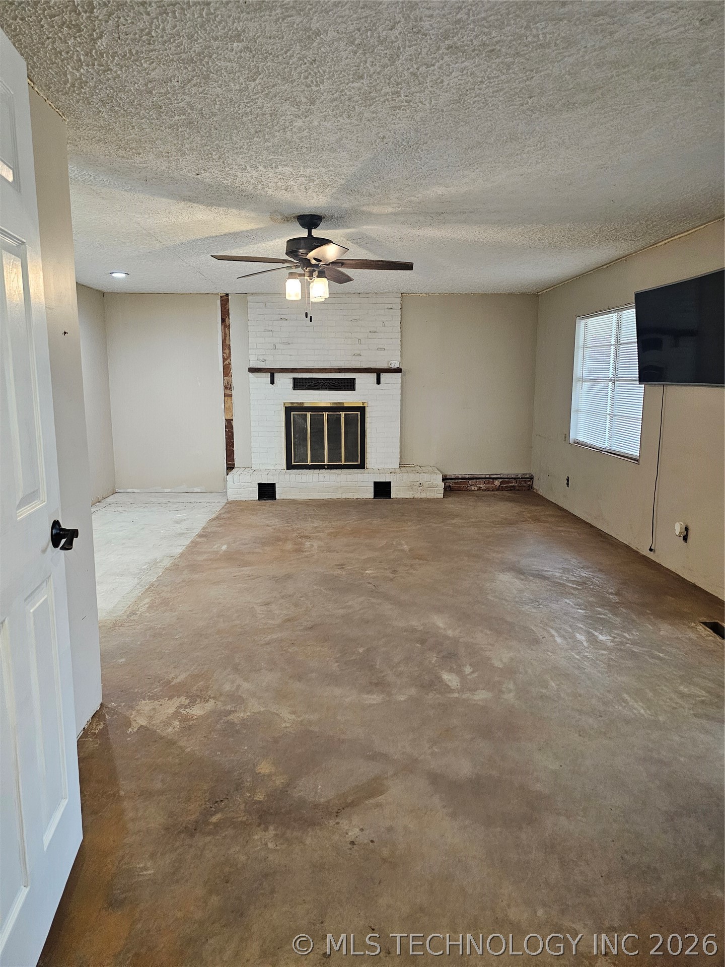 1509 E Jones Avenue Property Photo 8