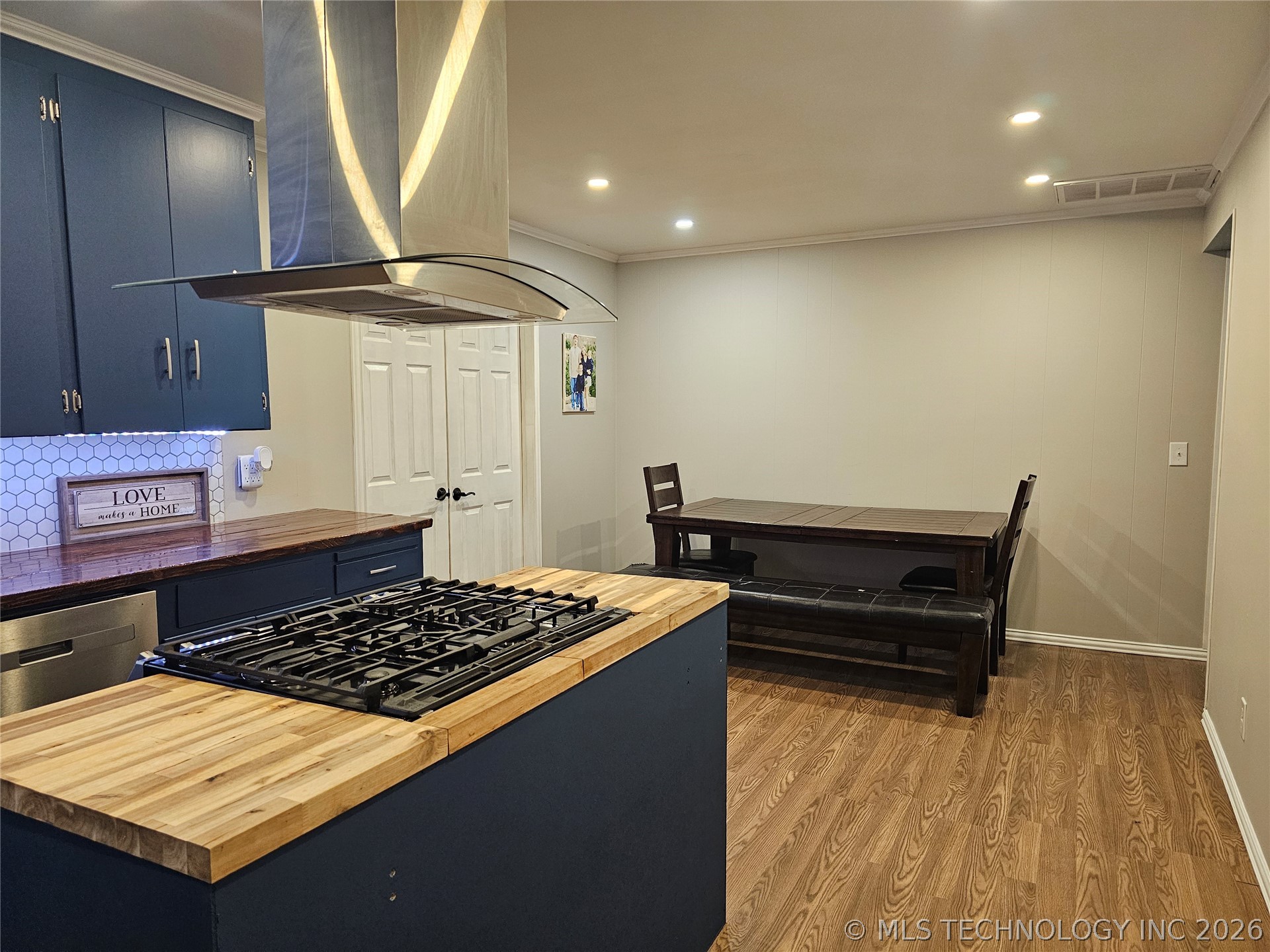 1509 E Jones Avenue Property Photo 9