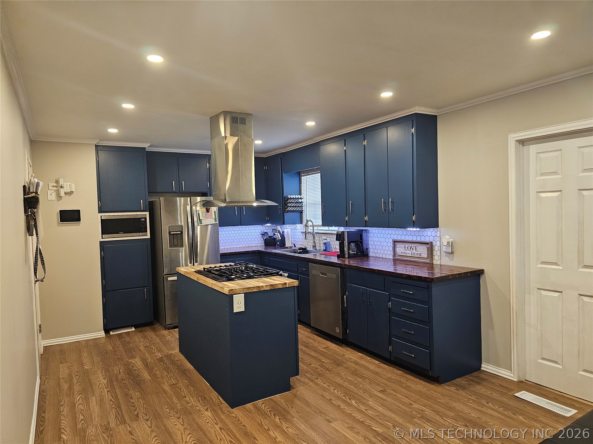 1509 E Jones Avenue Property Photo 10