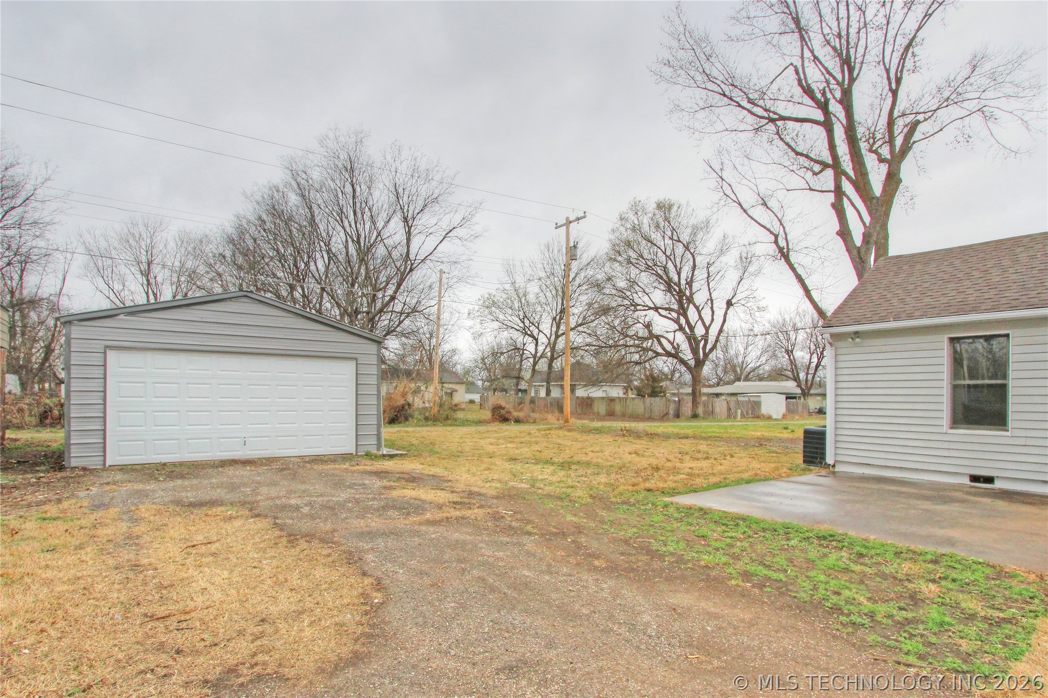 616 S Maple Street Property Photo 4