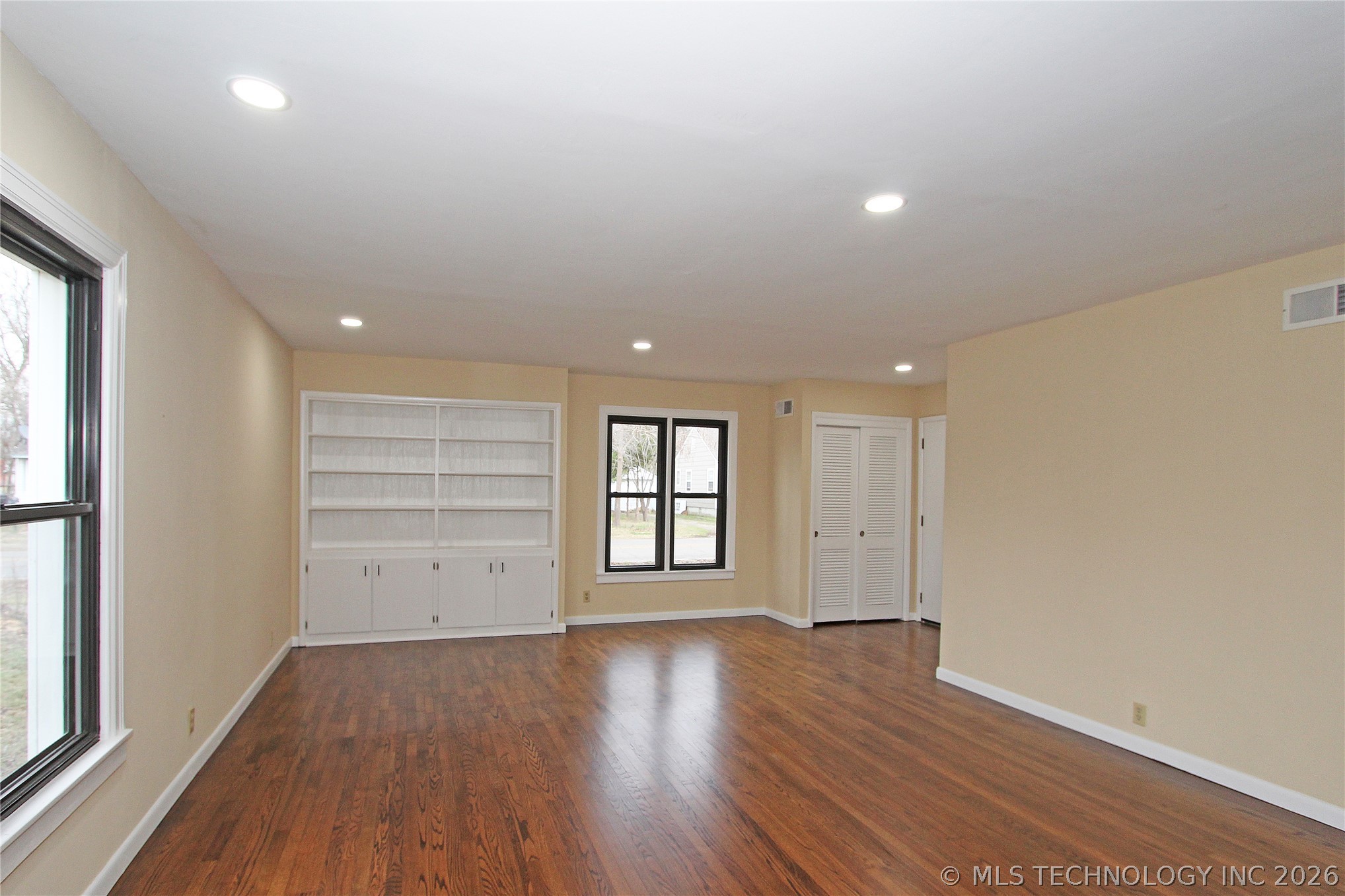 616 S Maple Street Property Photo 8
