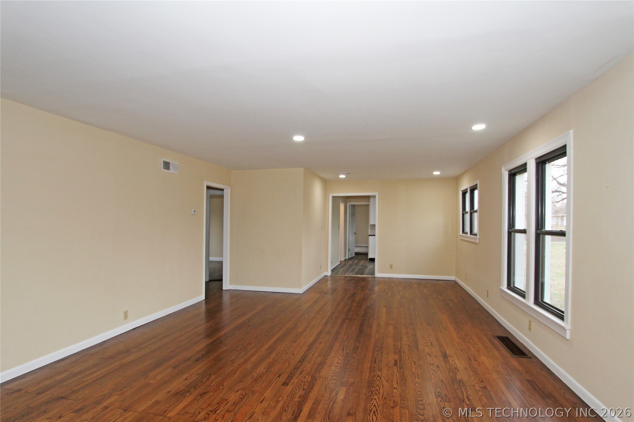 616 S Maple Street Property Photo 10