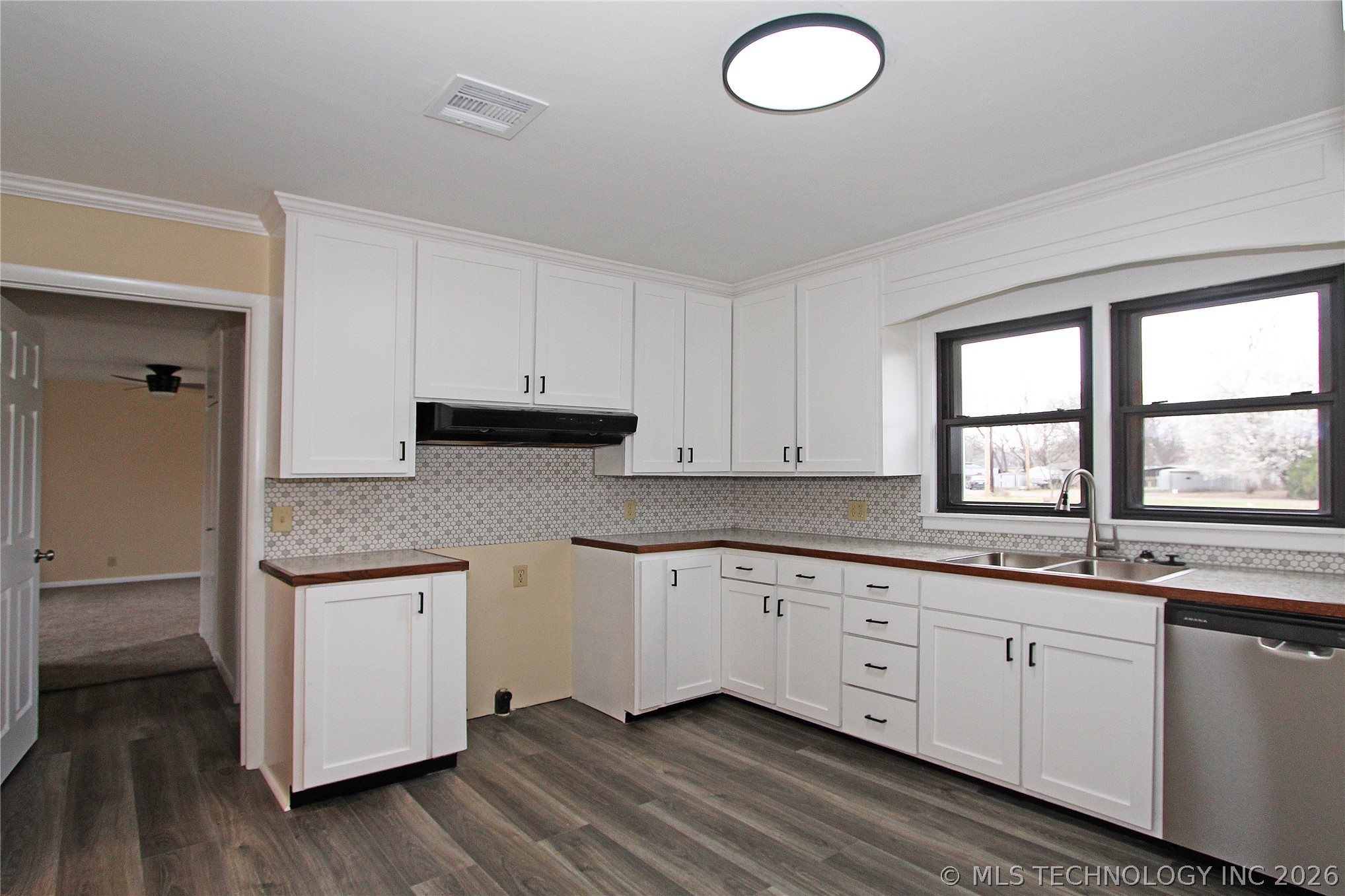 616 S Maple Street Property Photo 15